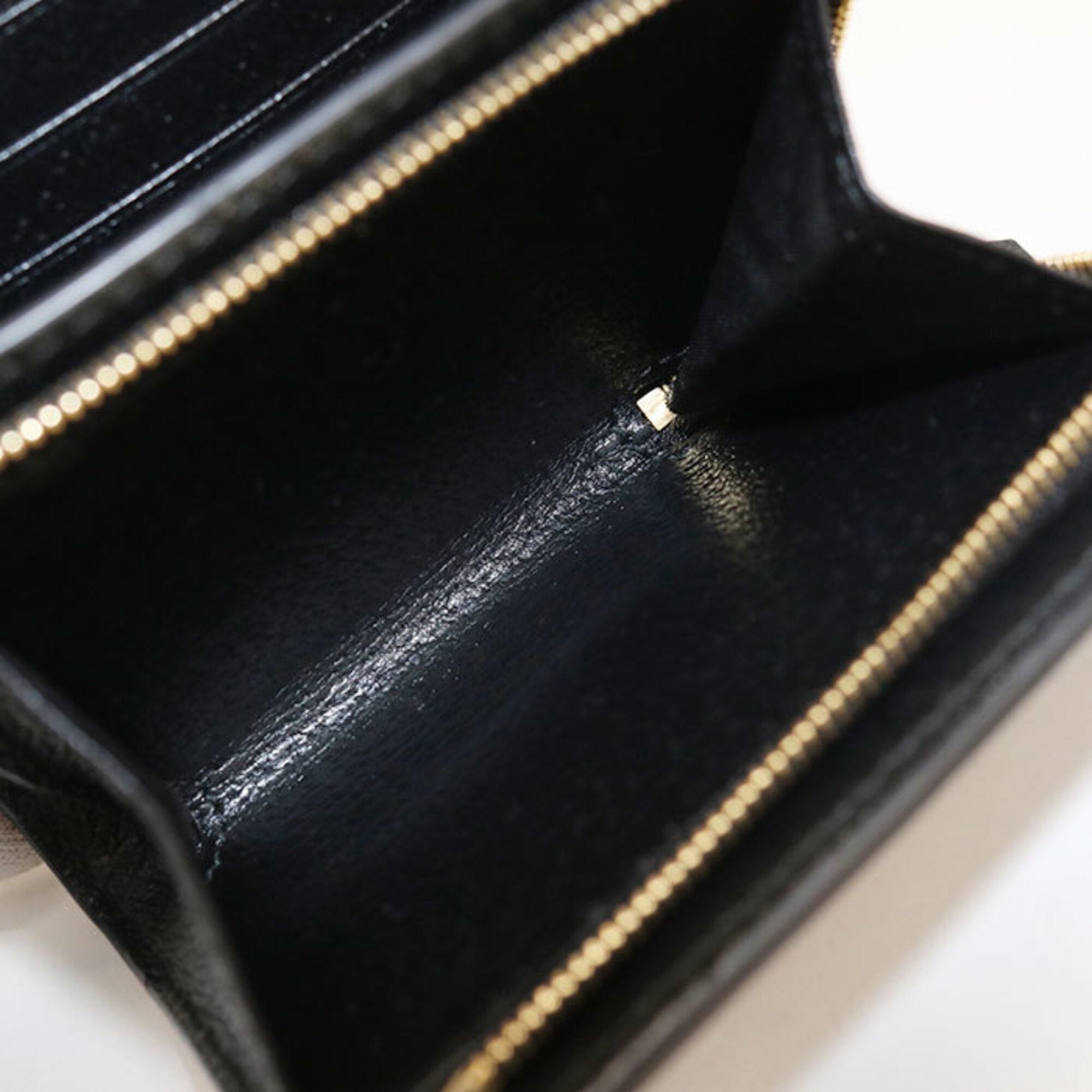 Gucci Black Leather Wallet (Bi-Fold) (Pre-Owned)