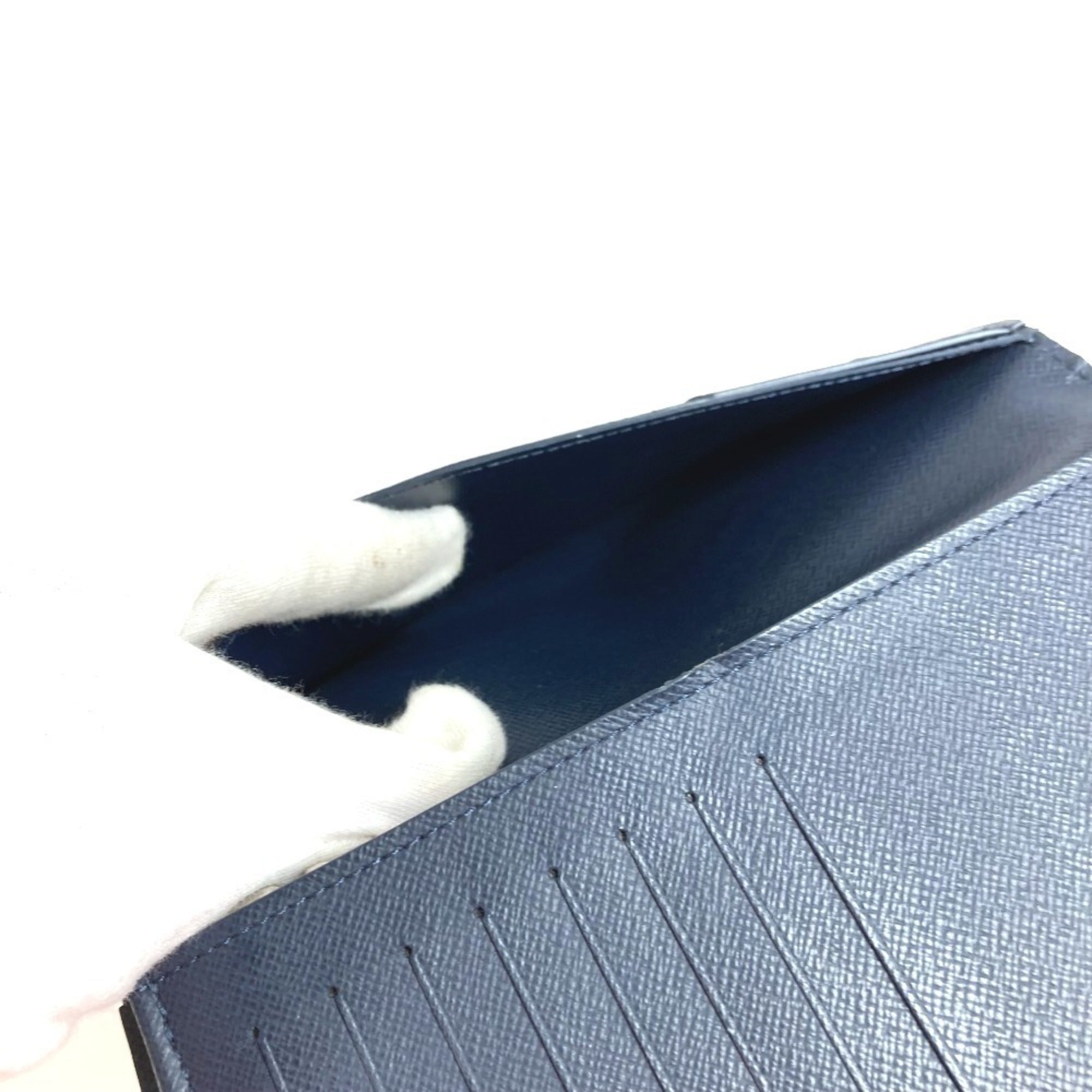 Louis Vuitton Blue Ocean Taiga Leather Leather Long Wallet (Bi-Fold) (Pre-Owned)