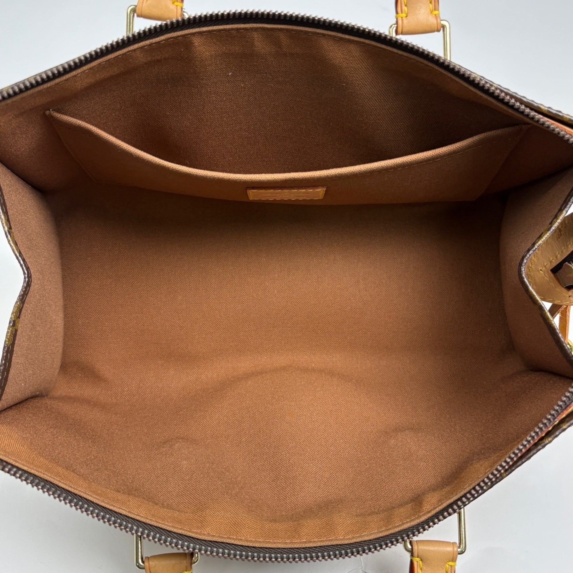 Louis Vuitton Brown Monogram Handbag (Pre-Owned)
