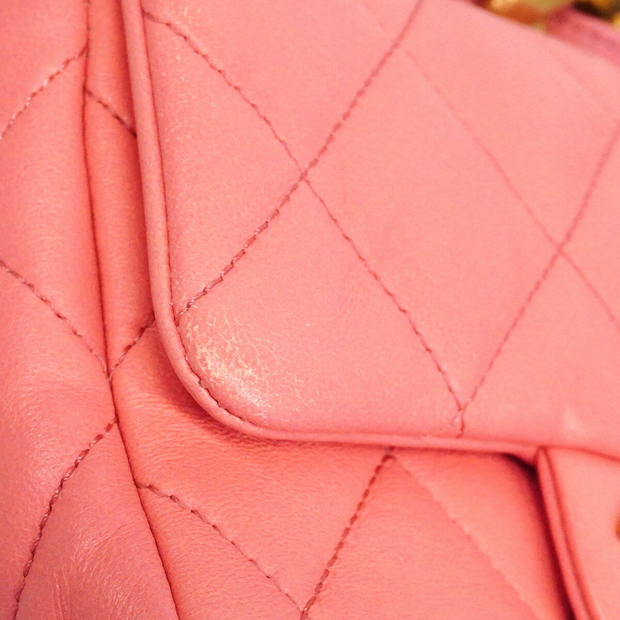 Chanel Pink Leather Shoulder Bag (Pre-Owned)