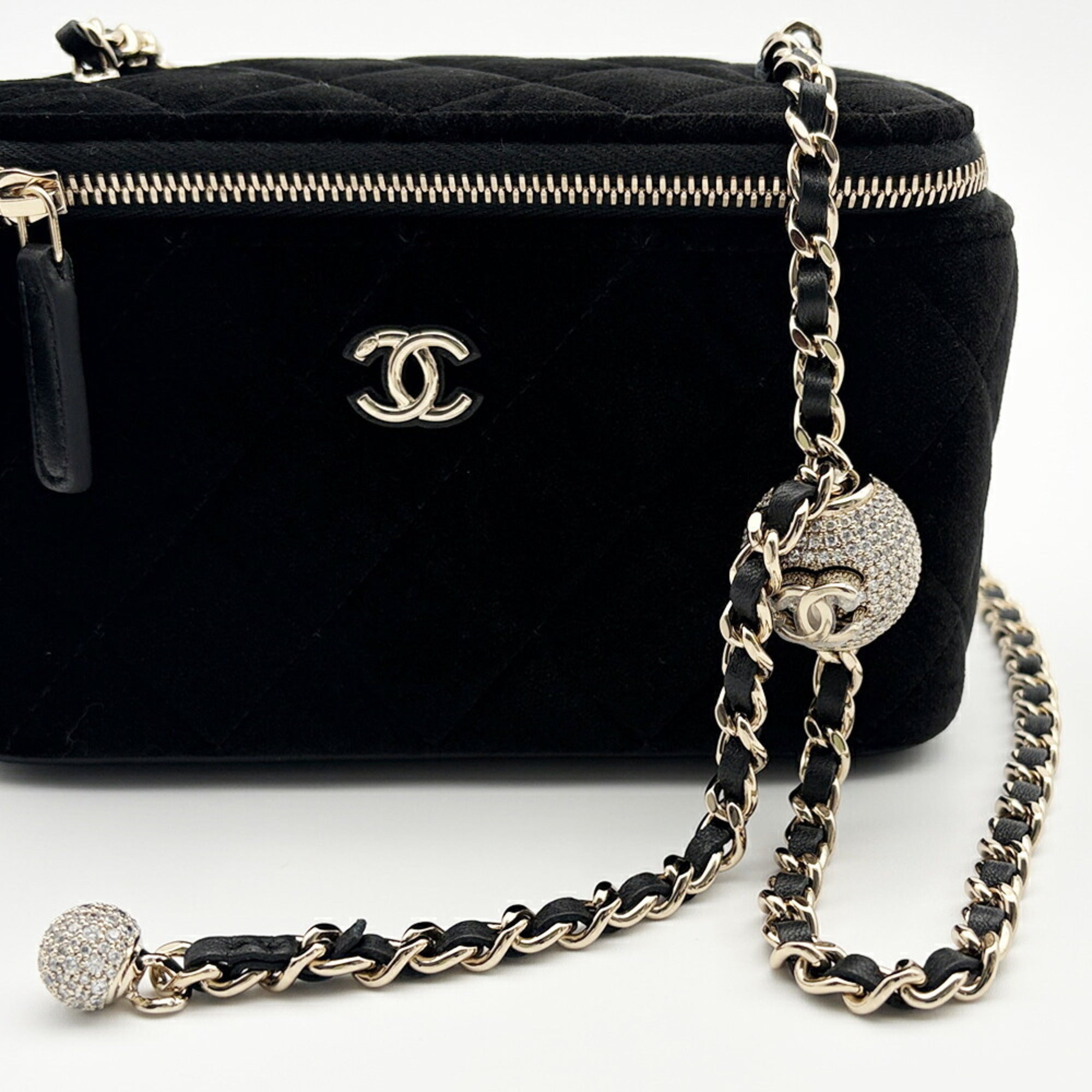 Chanel Black Leather Shoulder Bag Vanity Bag (Pre-Owned)