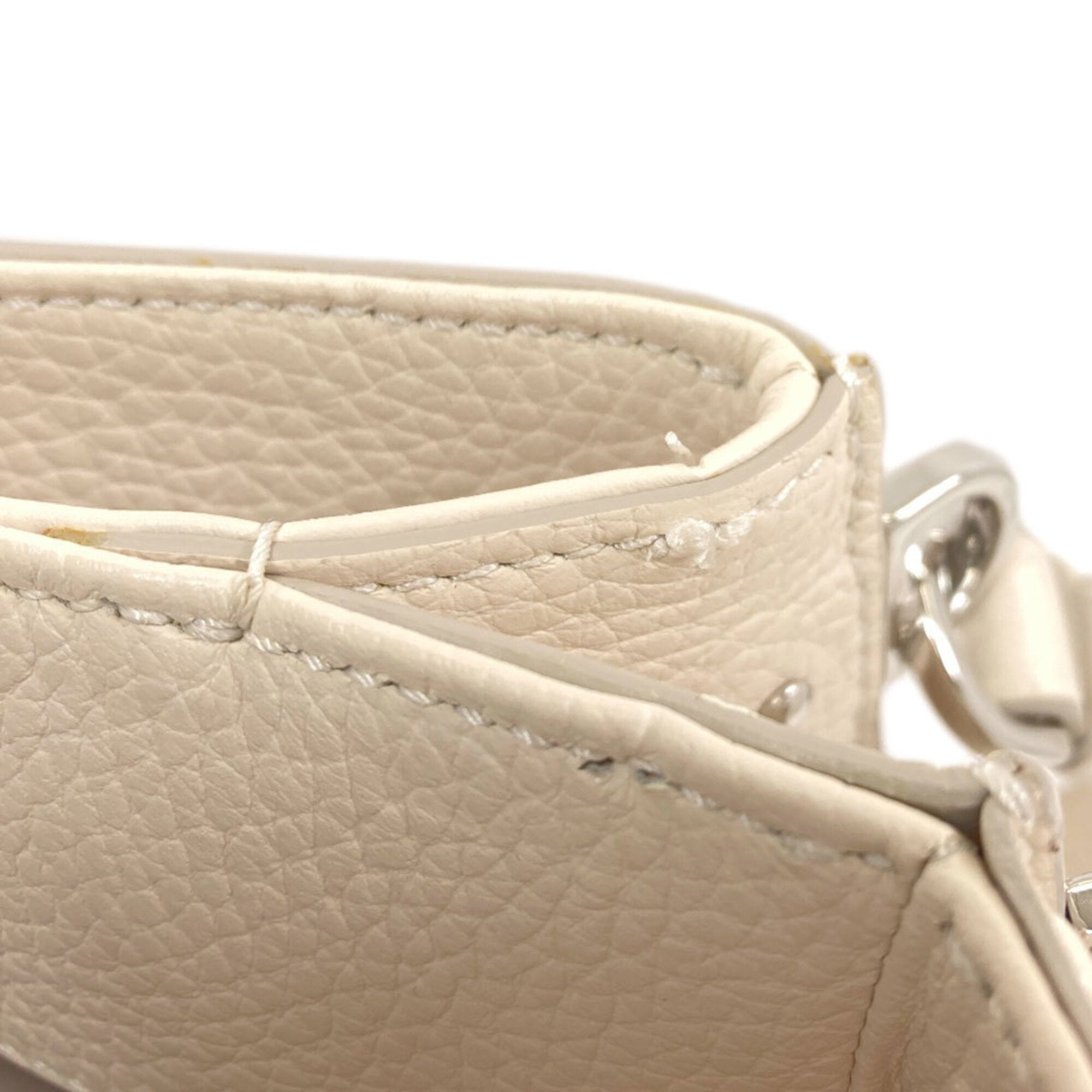 Tod's Cream Leather Tote Bag (Pre-Owned)