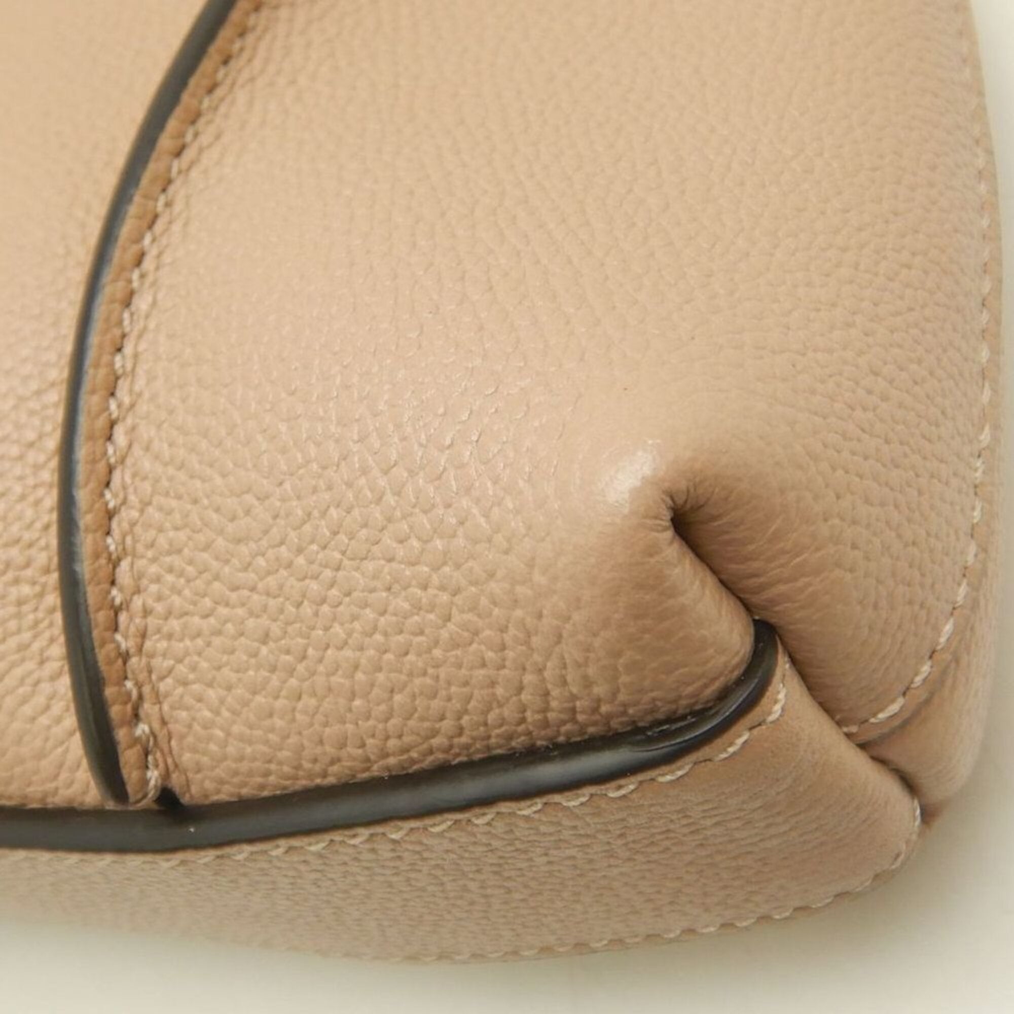 Tod's Gold Leather Handbag Shopping Bag (Pre-Owned)