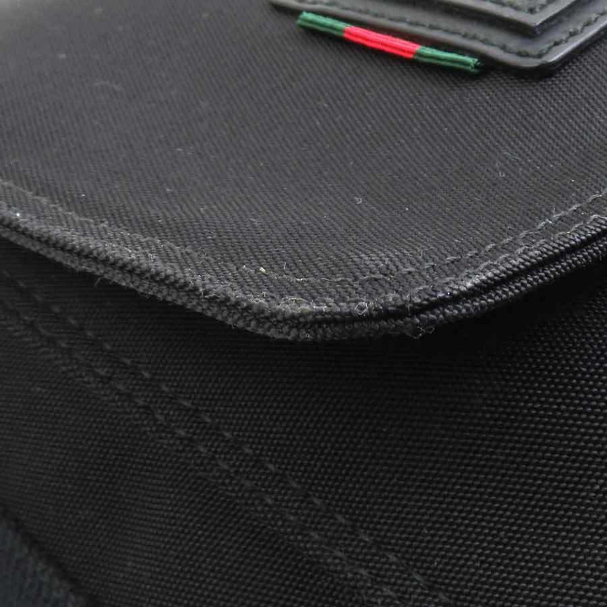 Gucci Black Nylon Leather Shoulder Bag (Pre-Owned)