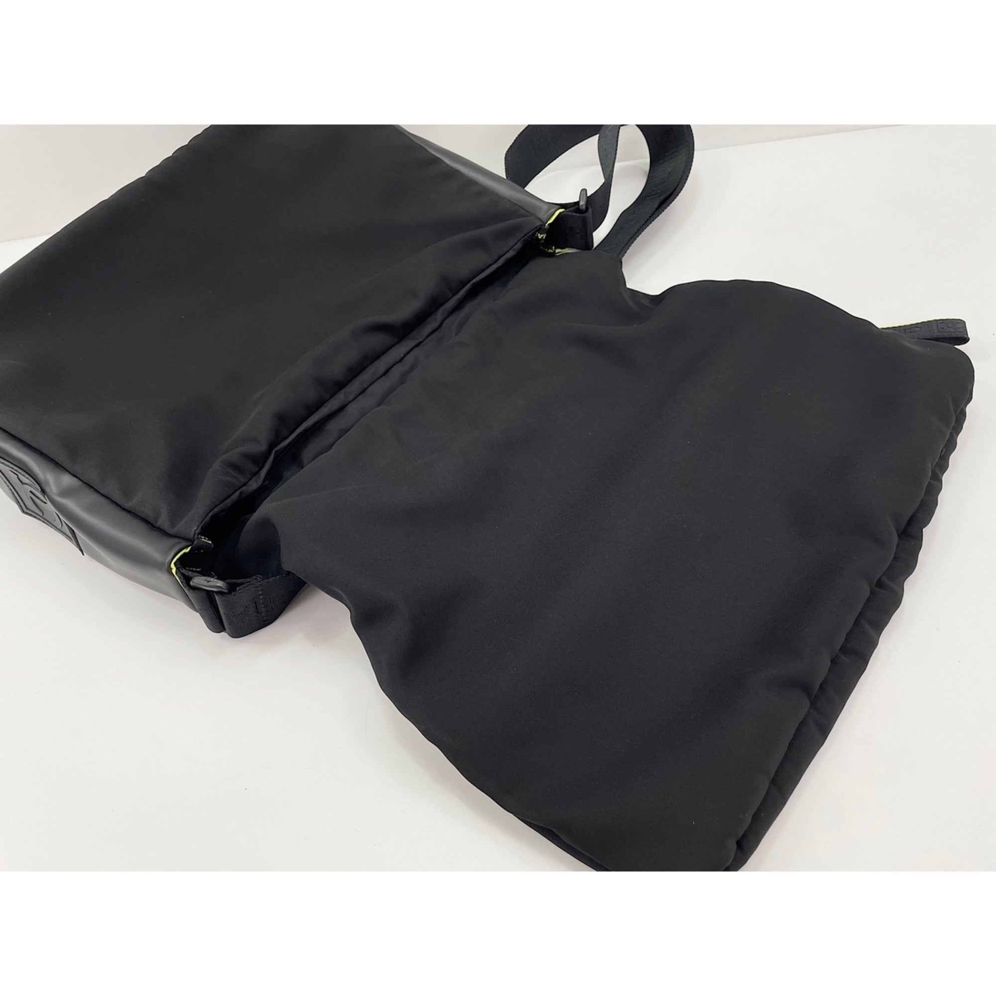 Chanel Sport Black Shoulder Bag (Pre-Owned)