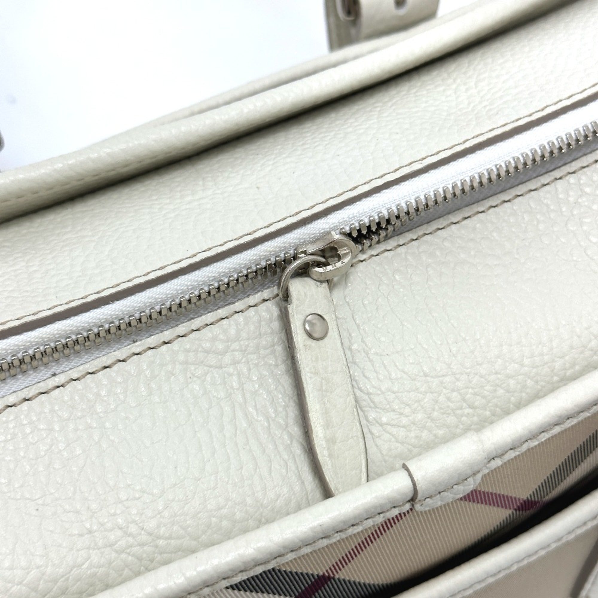 Burberry Beige Cloth Handbag (Pre-Owned)