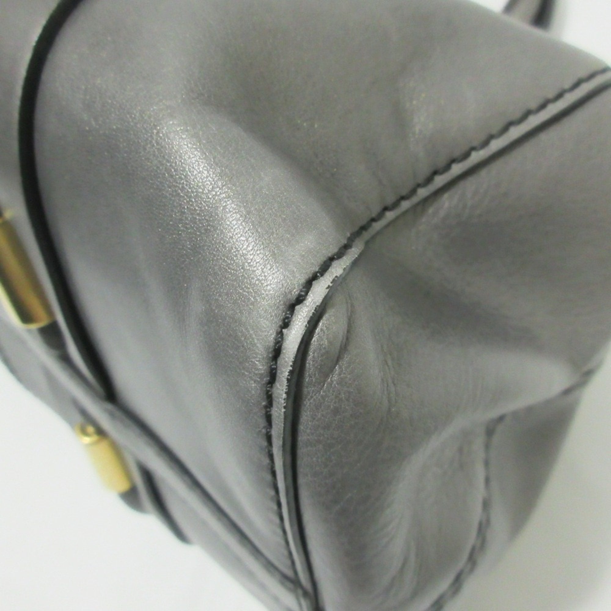 Tod's Gray Leather Handbag (Pre-Owned)