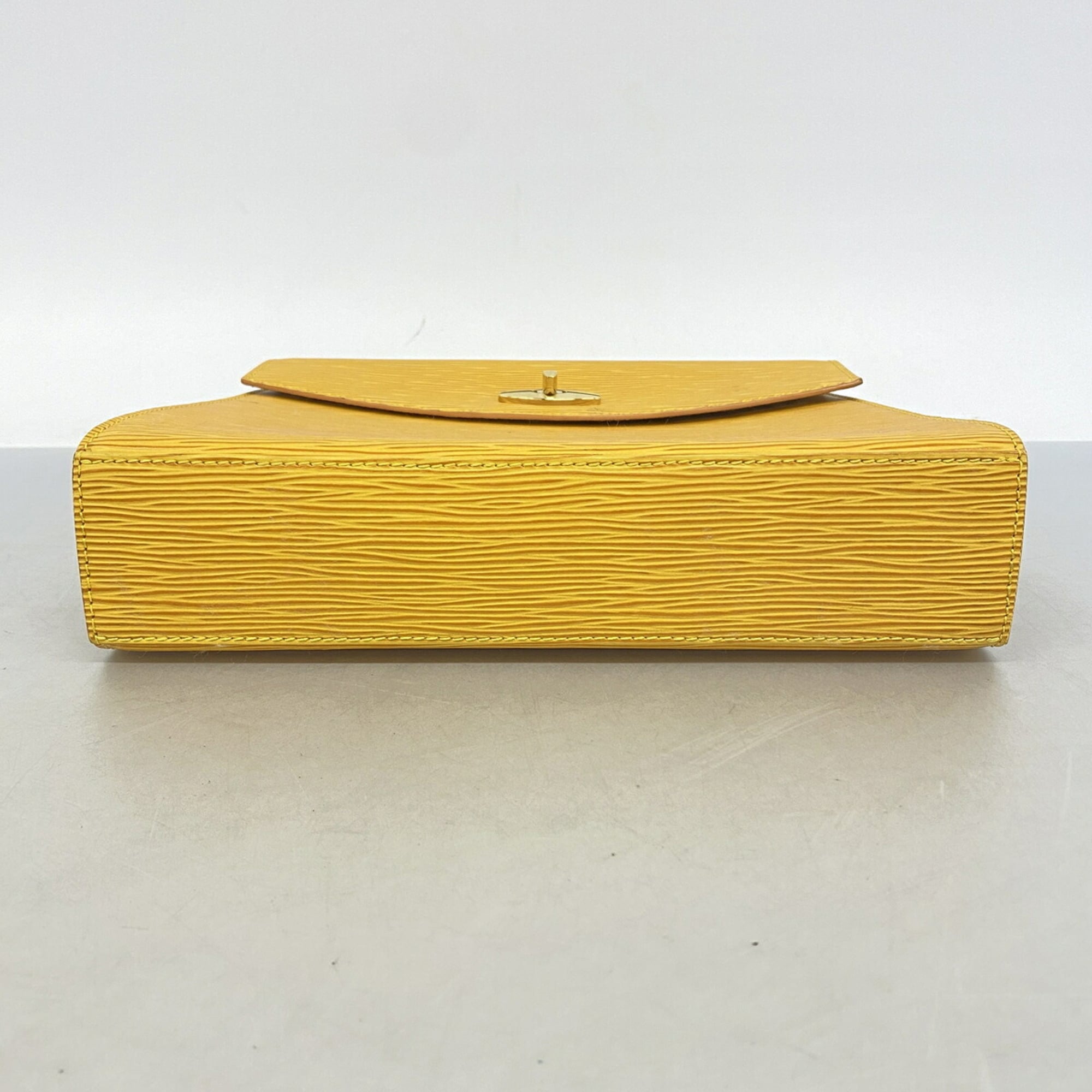 Louis Vuitton Jaune Handbag (Pre-Owned)