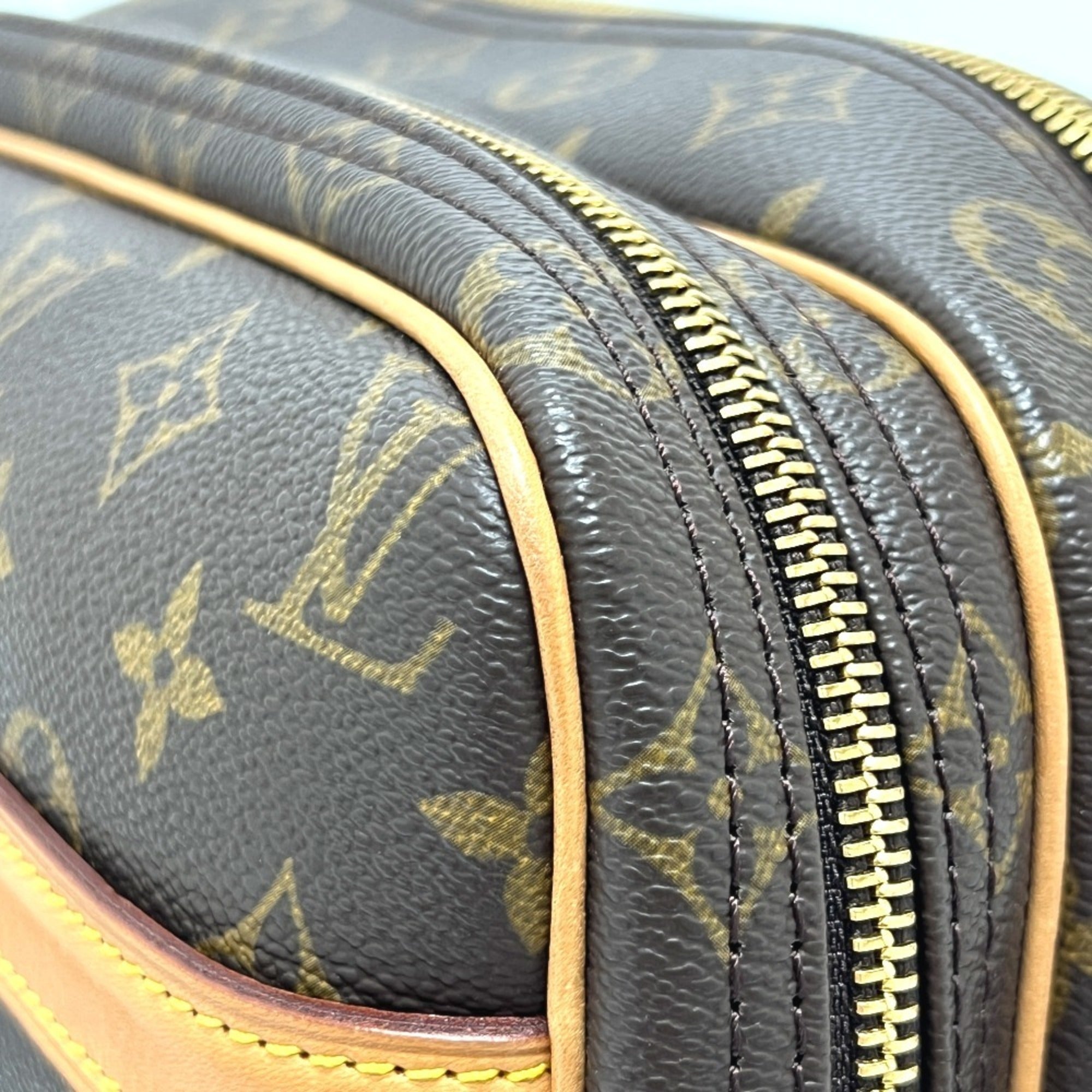 Louis Vuitton Brown Monogram Monogram Shoulder Bag (Pre-Owned)