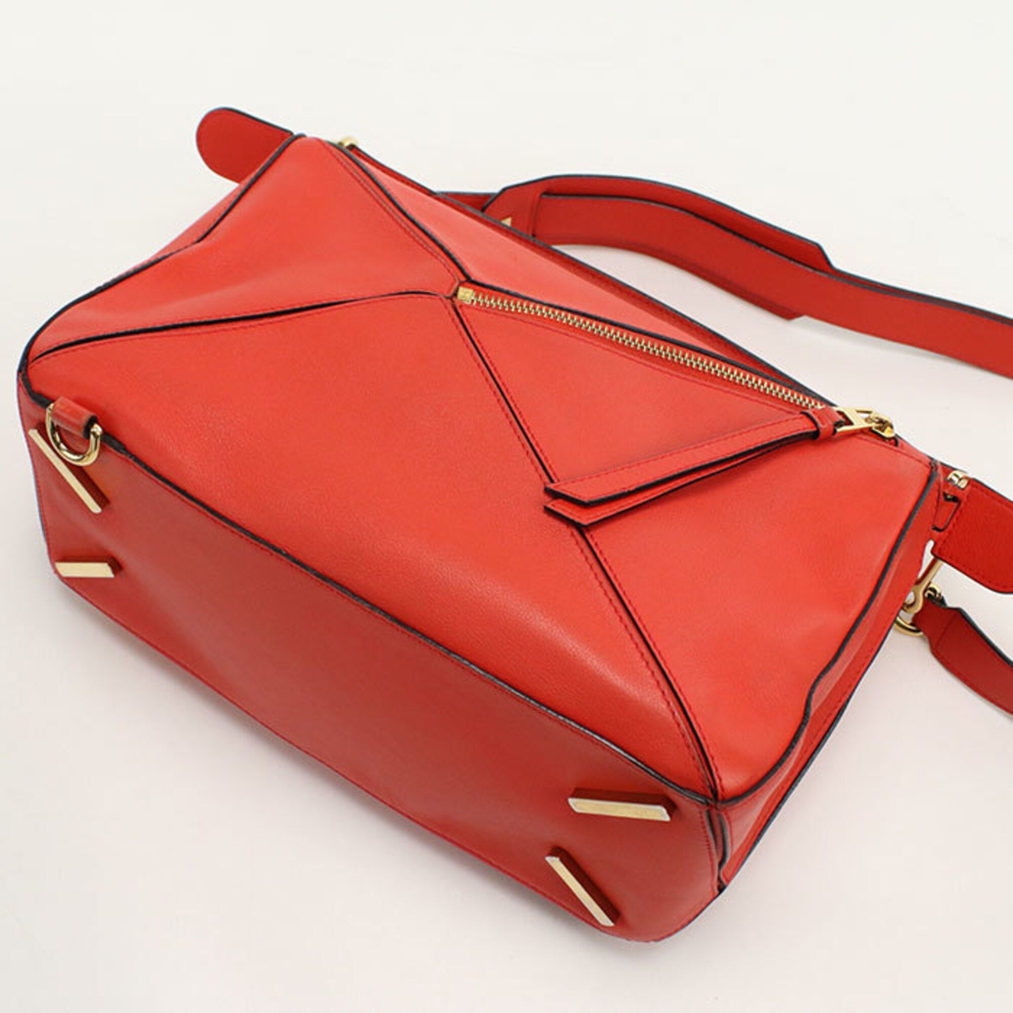 Loewe Red Color Leather Handbag (Pre-Owned)