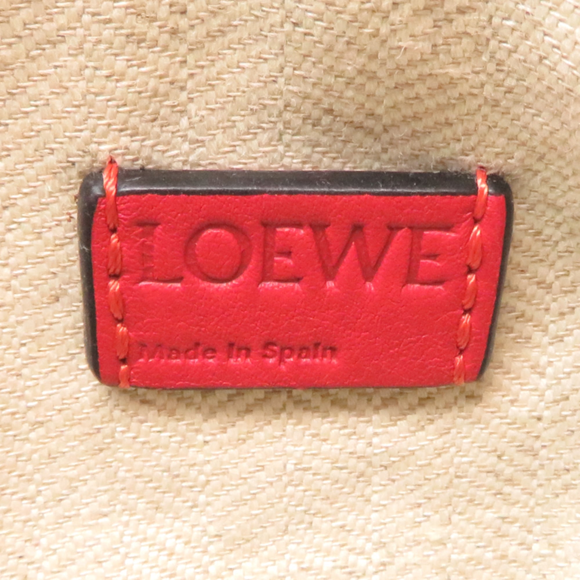Loewe Red Color Leather Handbag (Pre-Owned)