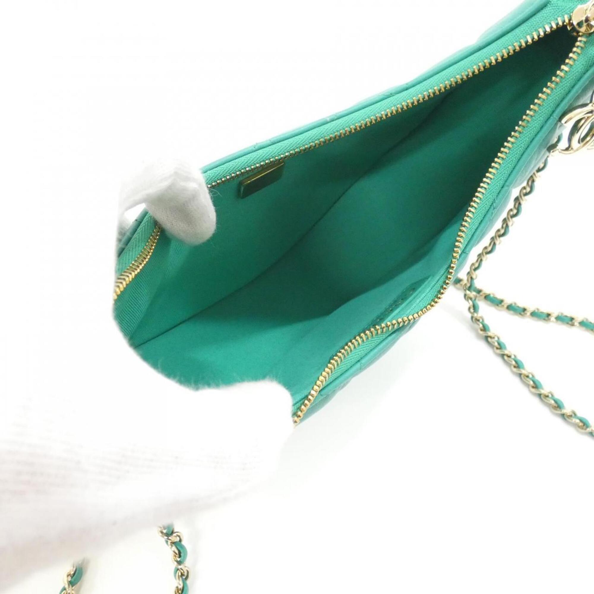 Chanel Green Leather Shoulder Bag (Pre-Owned)