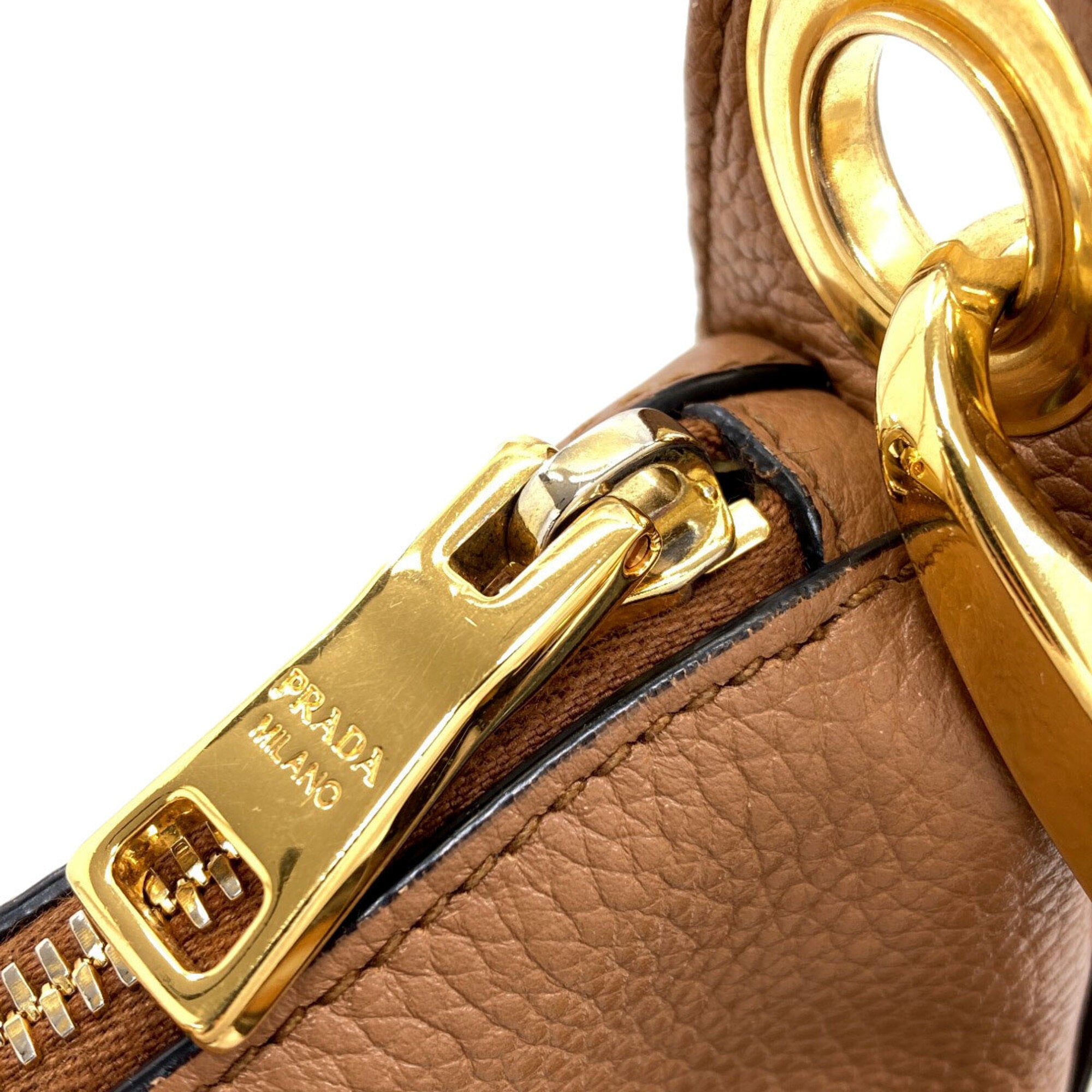 Prada Brown Leather Shoulder Bag (Pre-Owned)