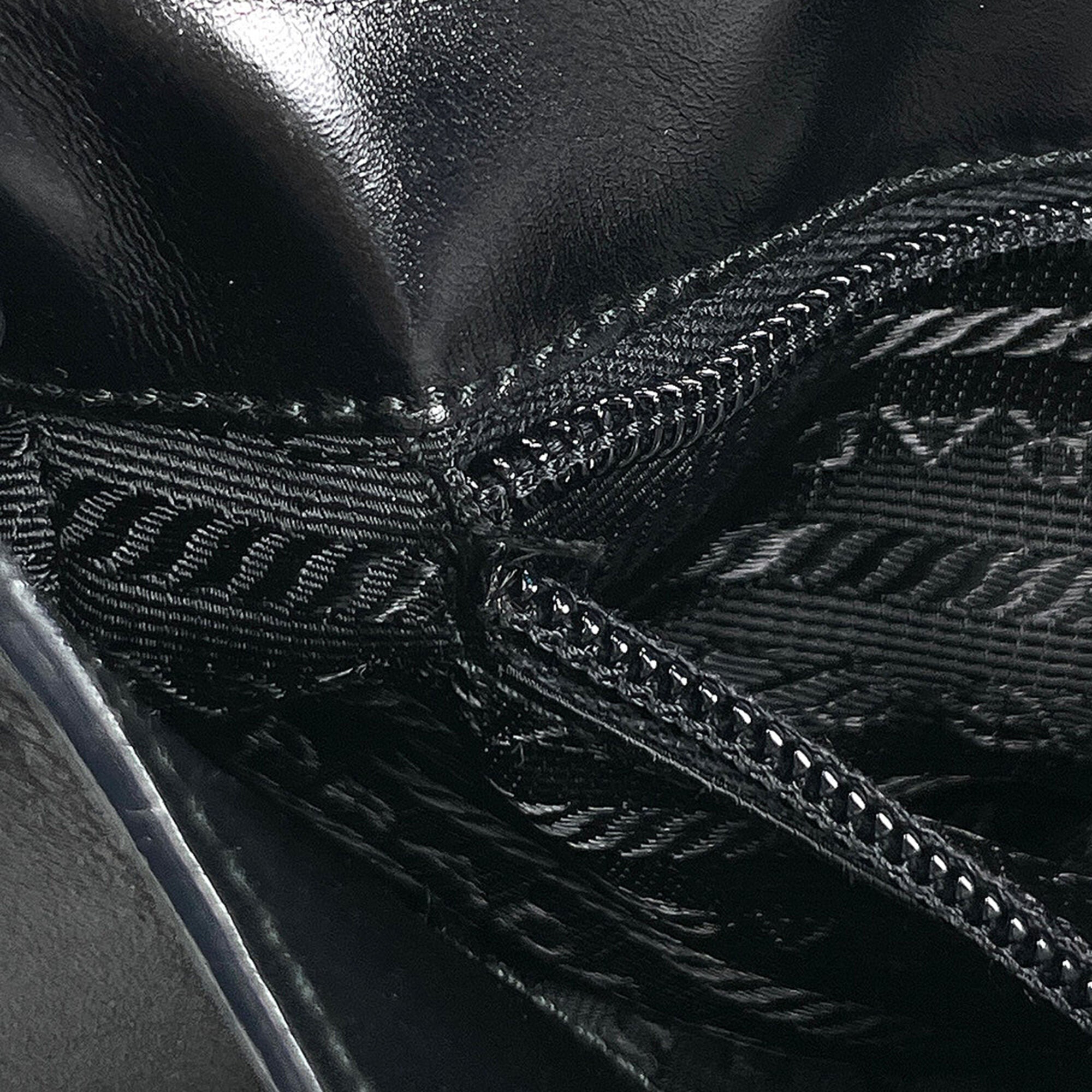 Prada Black Leather Handbag (Pre-Owned)