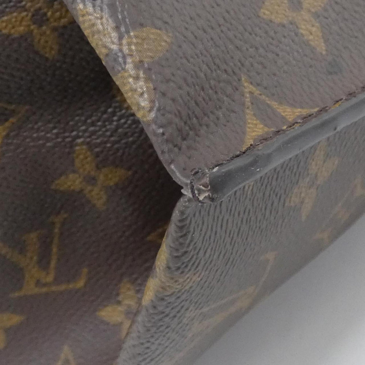 Louis Vuitton Brown Coated Canvas Handbag (Pre-Owned)