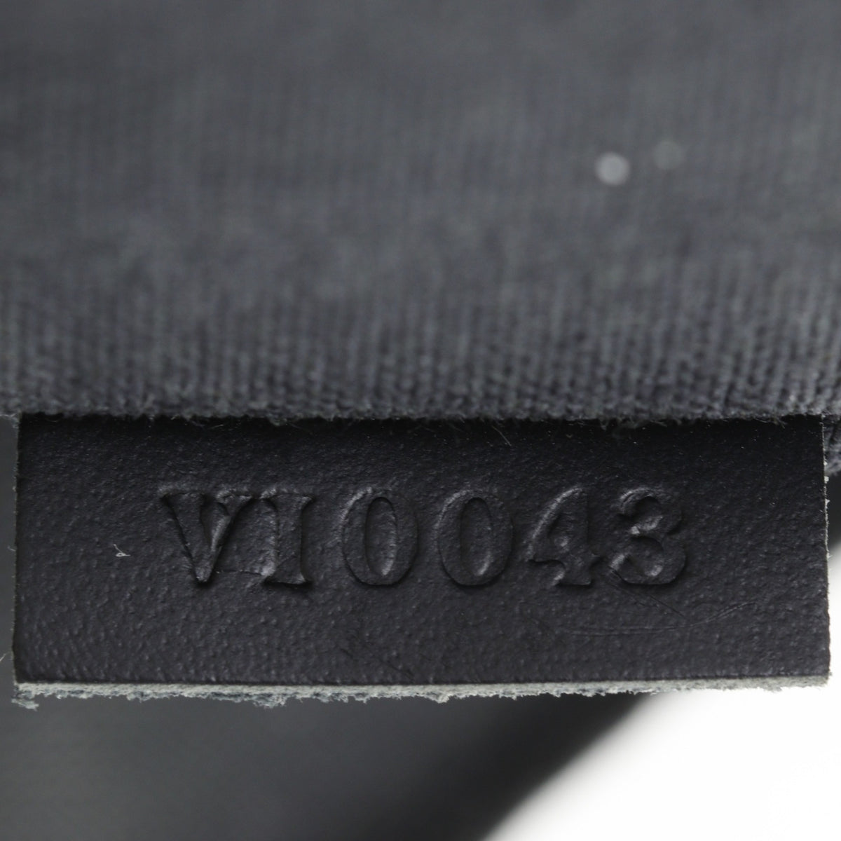 Louis Vuitton Ardoise Black Episea Taiga Leather Shoulder Bag (Pre-Owned)