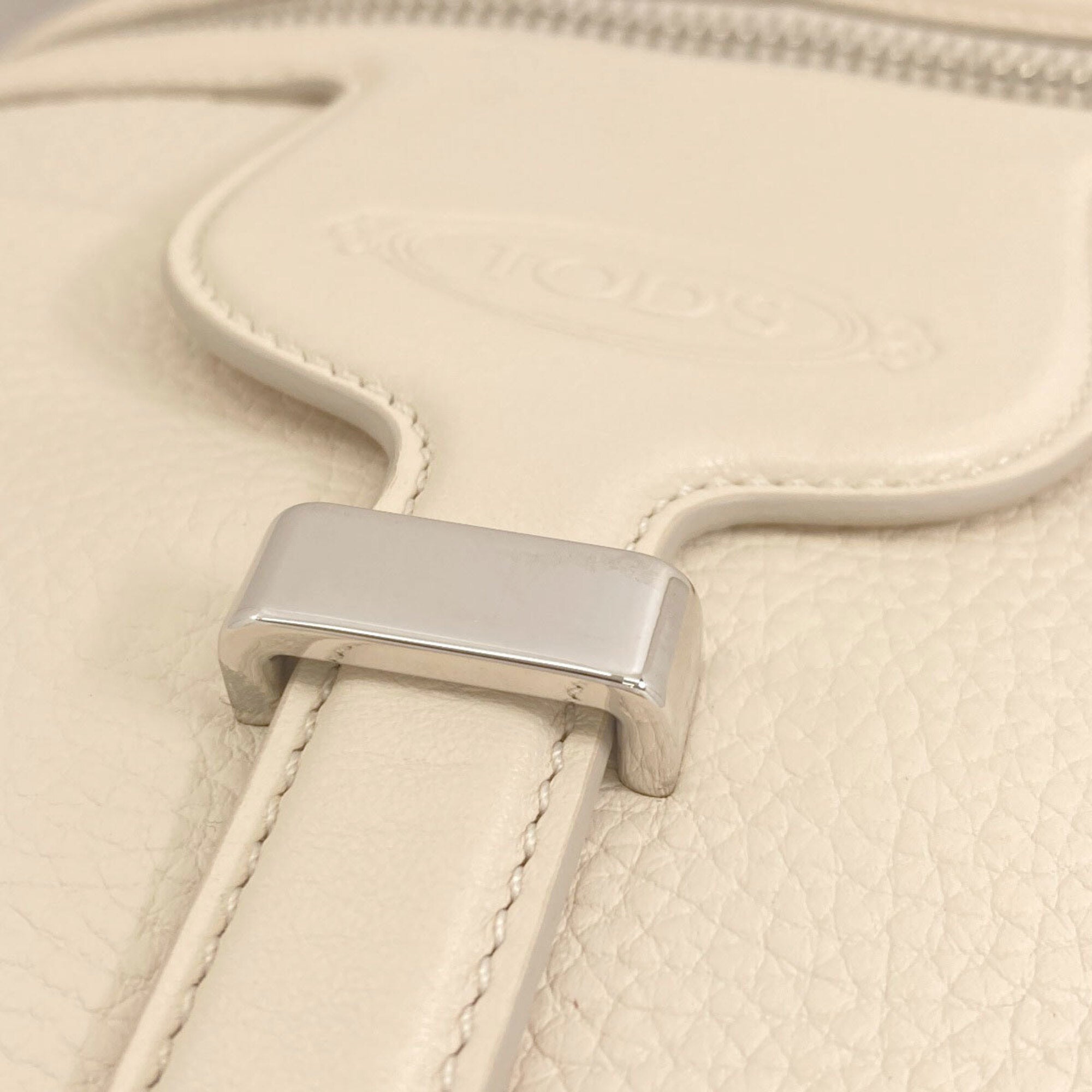Tod's Cream Leather Tote Bag (Pre-Owned)