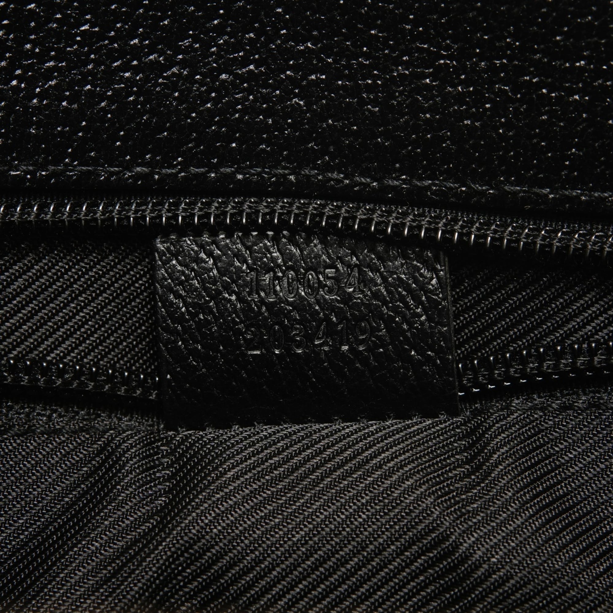 Gucci Gg Canvas Black Gg Canvas Shoulder Bag (Pre-Owned)