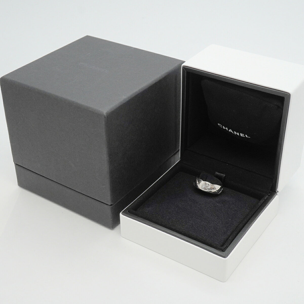 Chanel White Gold (18K) Band Ring (Pre-Owned)