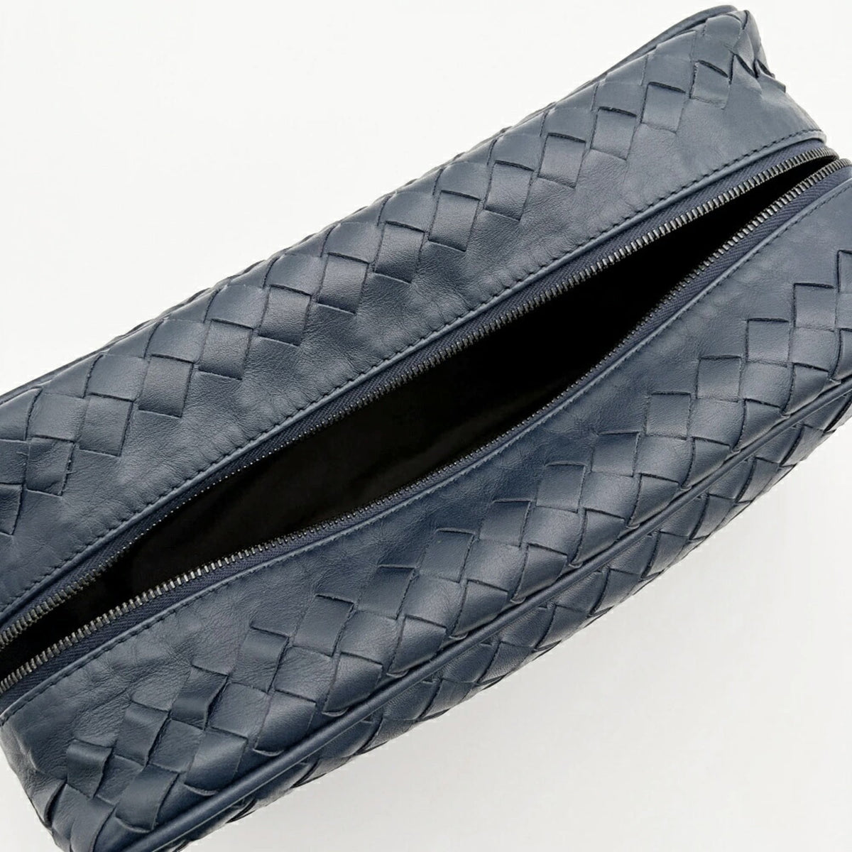Bottega Veneta Intrecciato Navy Leather Pouch (Pre-Owned)