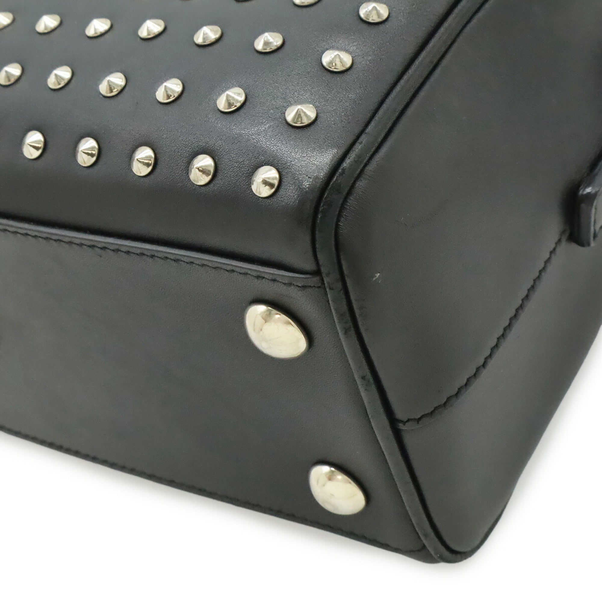 Yves Saint Laurent Black Leather Handbag (Pre-Owned)