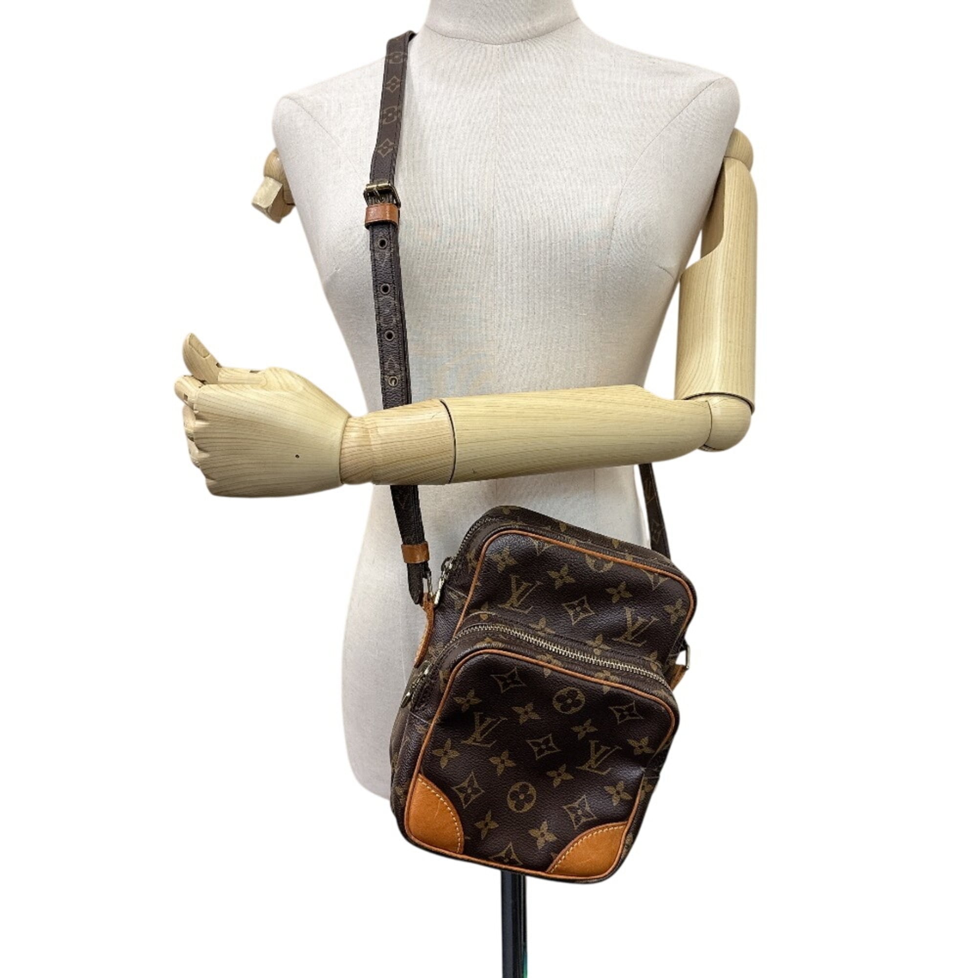 Louis Vuitton Monogram Brown Monogram Pochette Shoulder Bag (Pre-Owned)