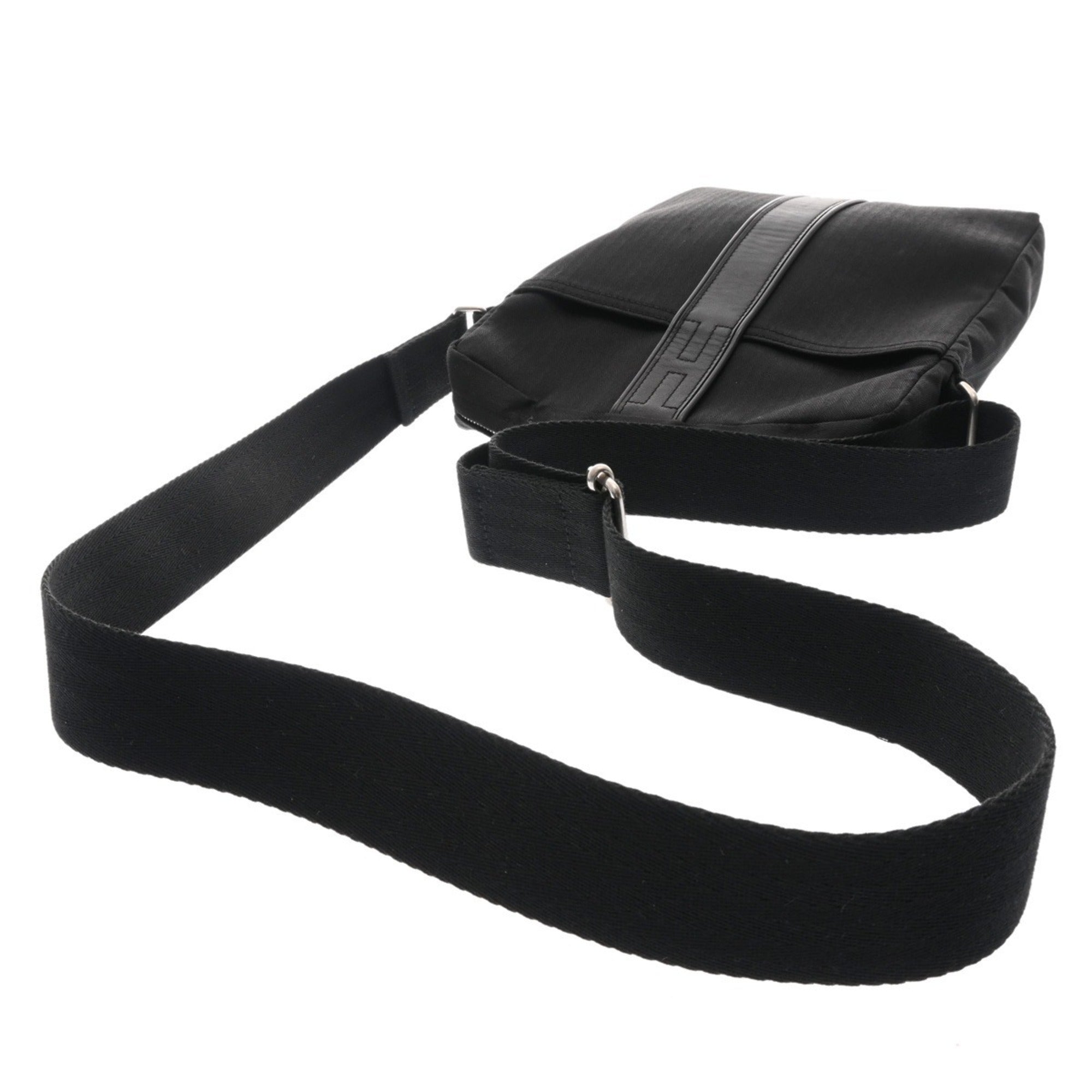 Hermes Acapulco Black Toile Chevron Shoulder Bag (Pre-Owned)
