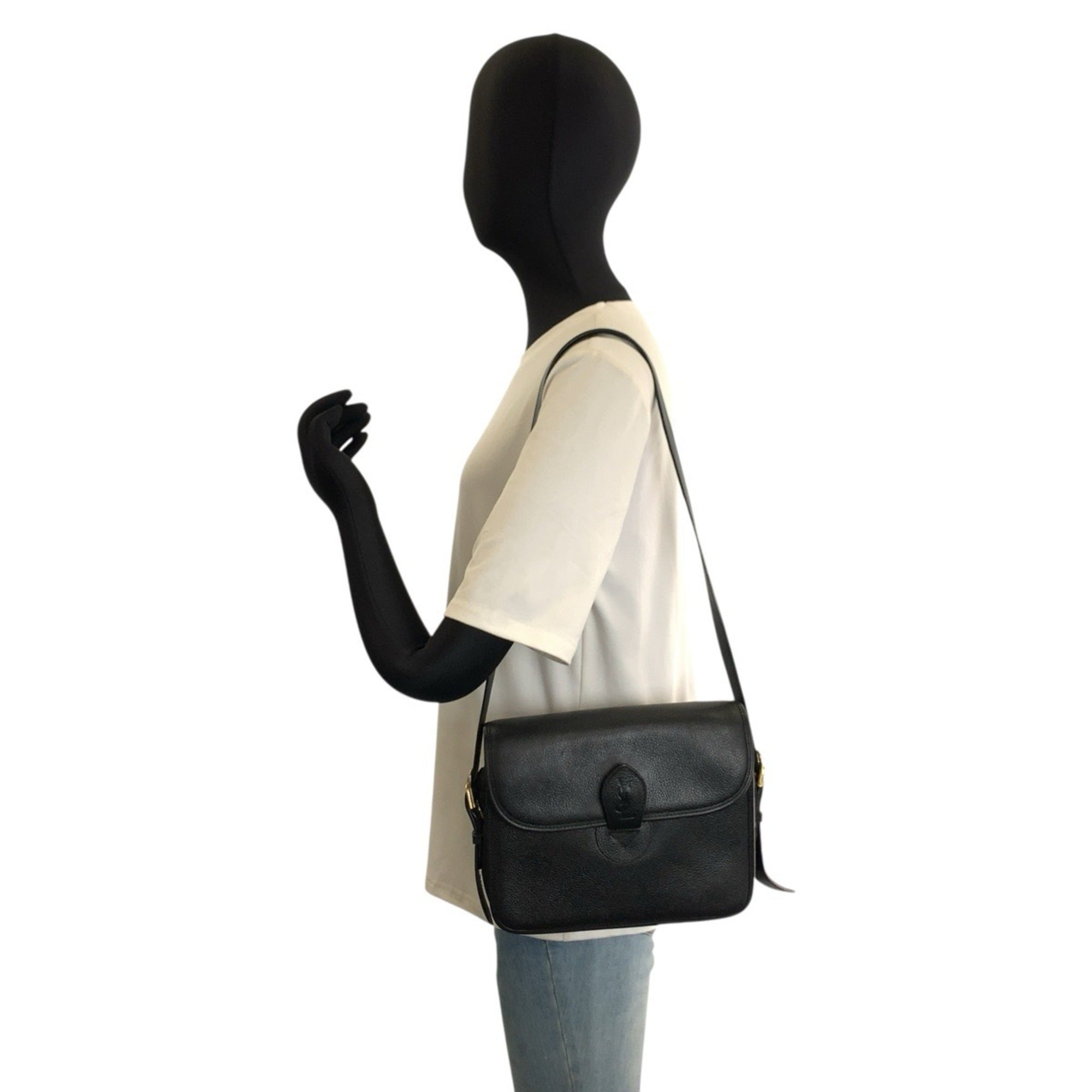 Yves Saint Laurent Black Leather Pochette Shoulder Bag (Pre-Owned)