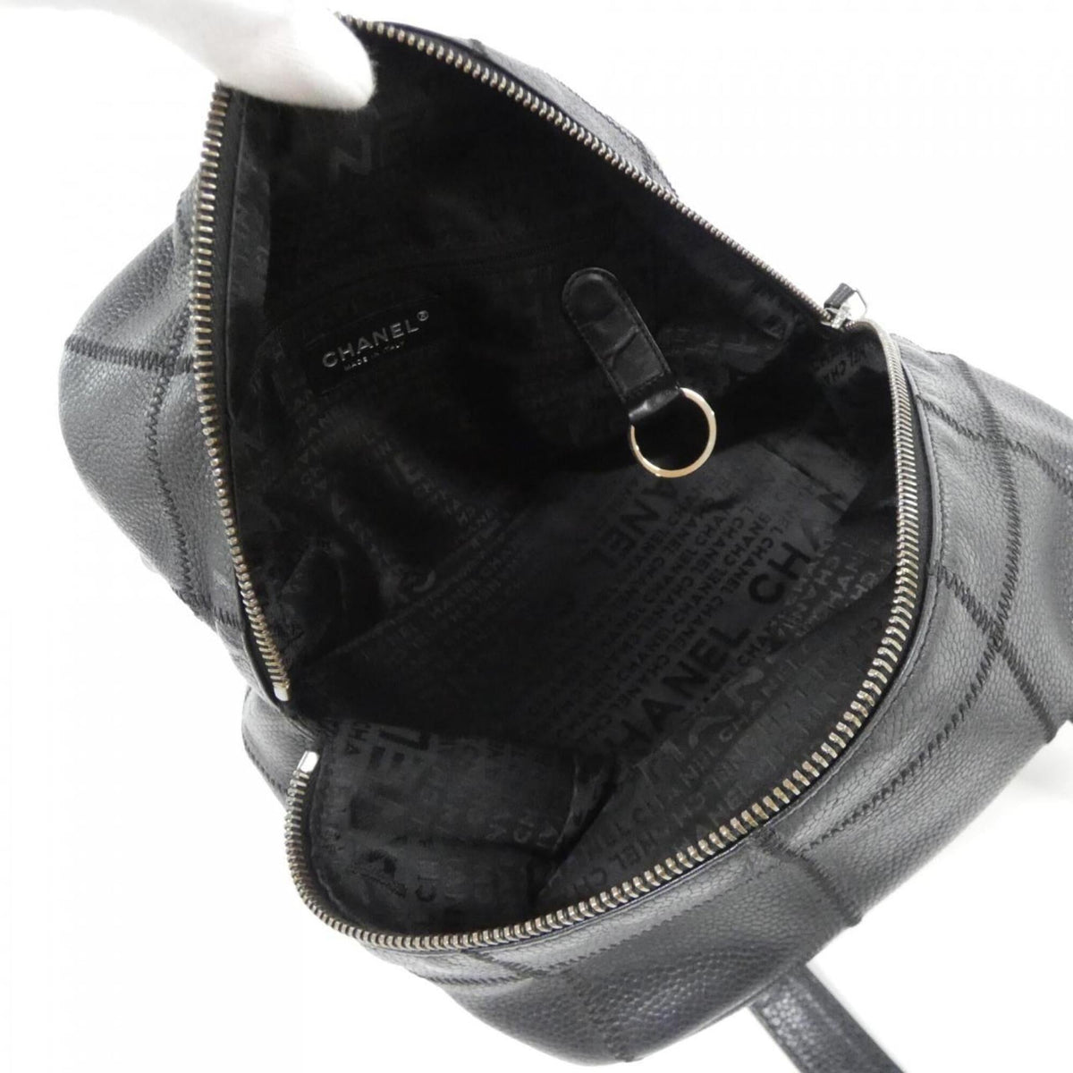 Chanel Black Grained Calfskin Shoulder Bag (Pre-Owned)