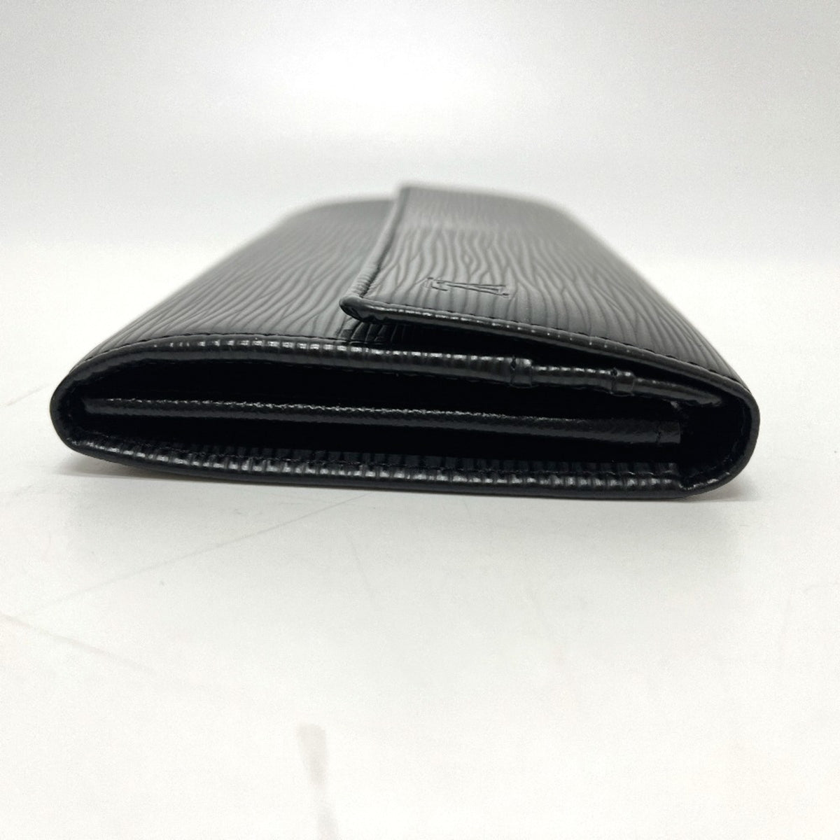 Louis Vuitton Black Epi Leather Long Wallet (Bi-Fold) (Pre-Owned)