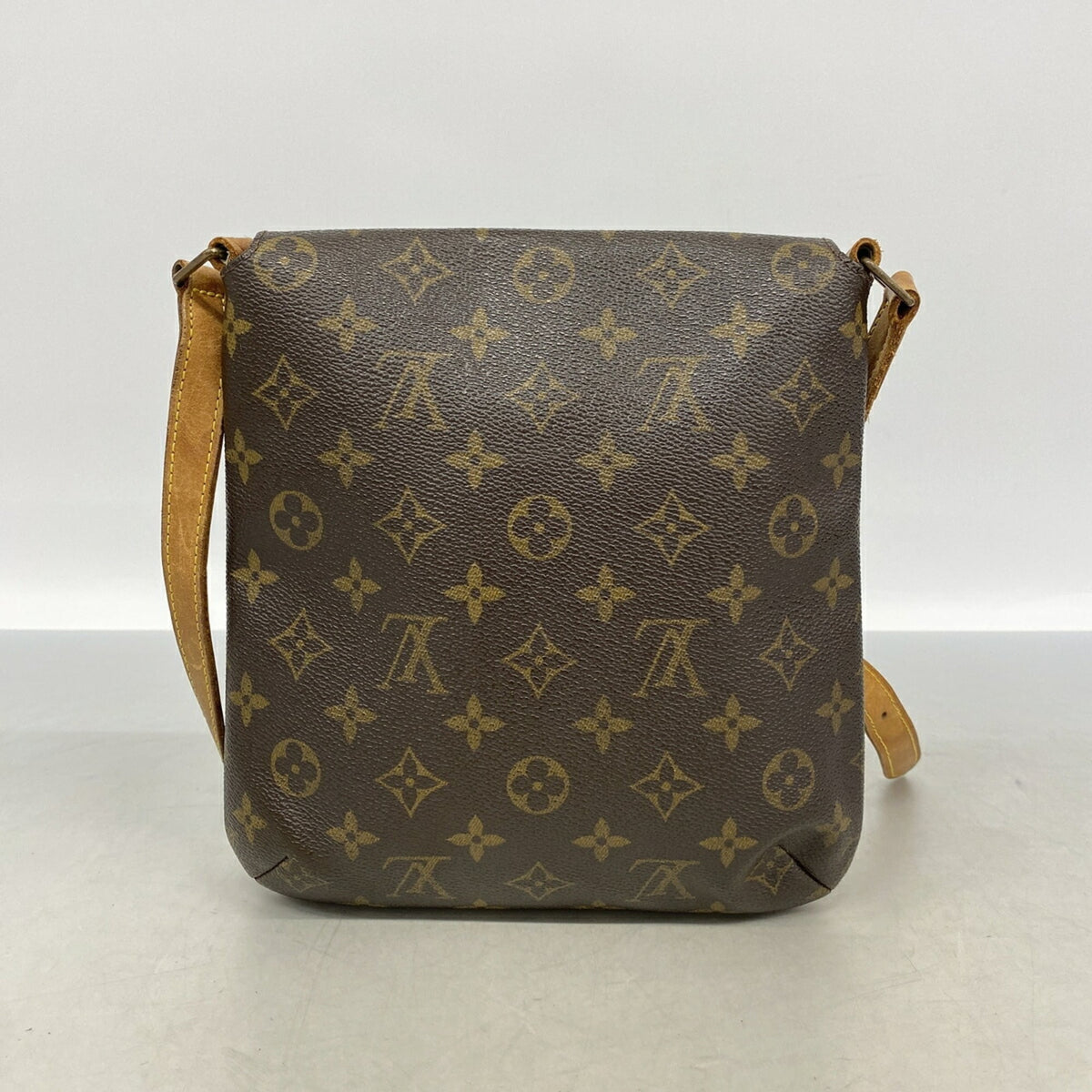 Louis Vuitton Brown Shoulder Bag (Pre-Owned)
