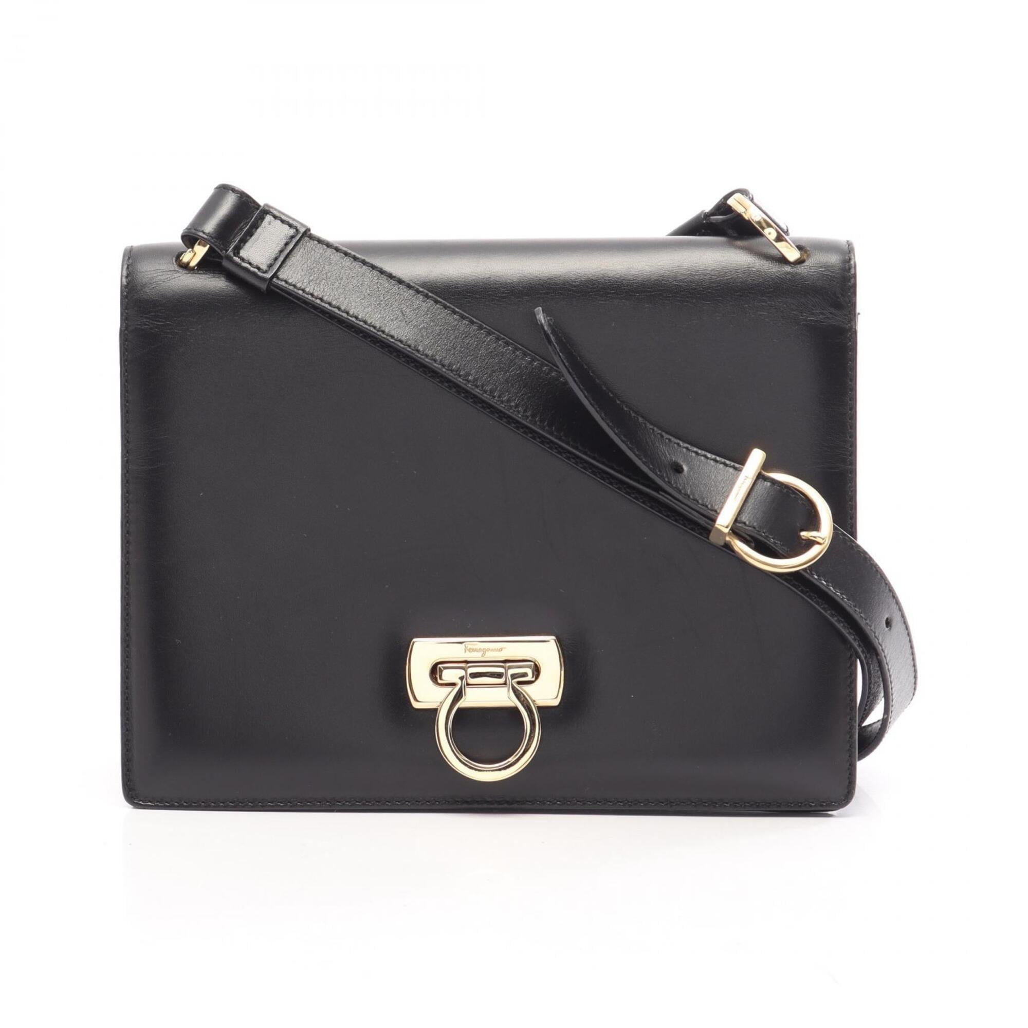 Salvatore Ferragamo Black Leather Handbag Shoulder Bag (Pre-Owned)
