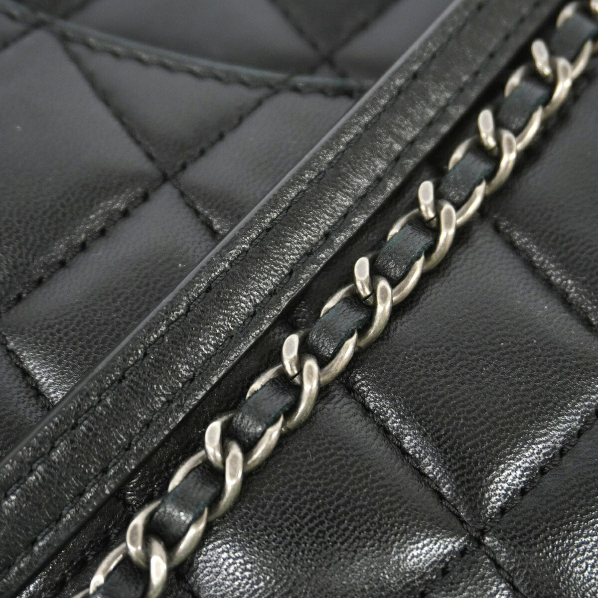 Chanel Black Leather Shoulder Bag (Pre-Owned)