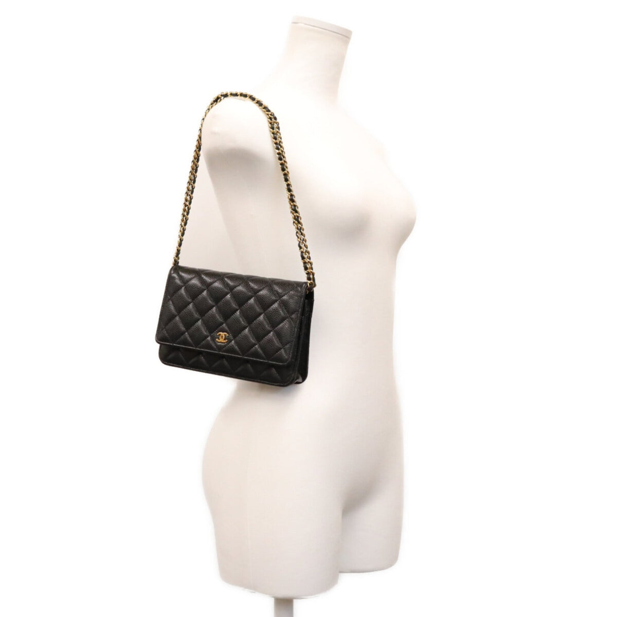Chanel Black Grained Calfskin Shoulder Bag (Pre-Owned)