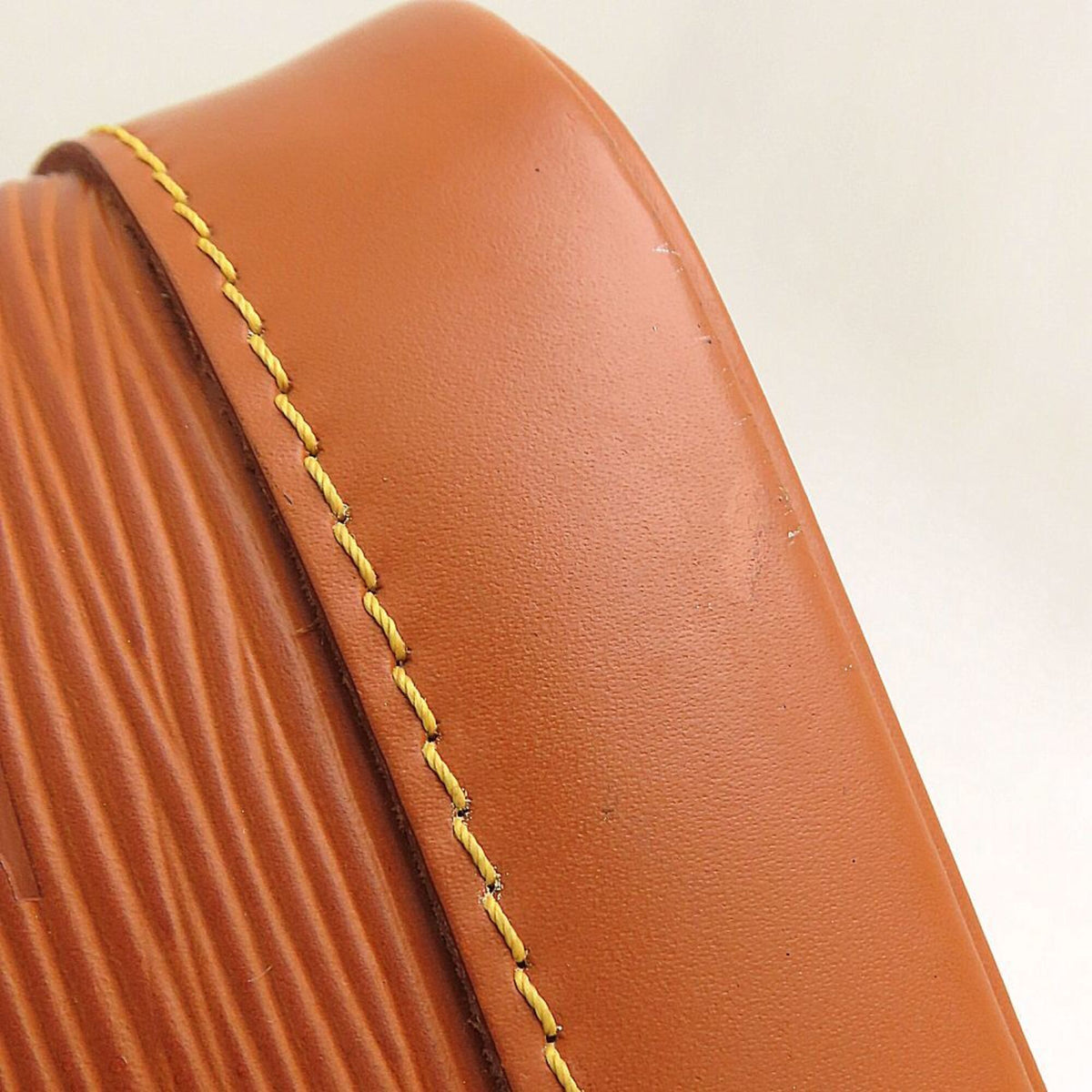 Louis Vuitton Gold Cipango Handbag (Pre-Owned)