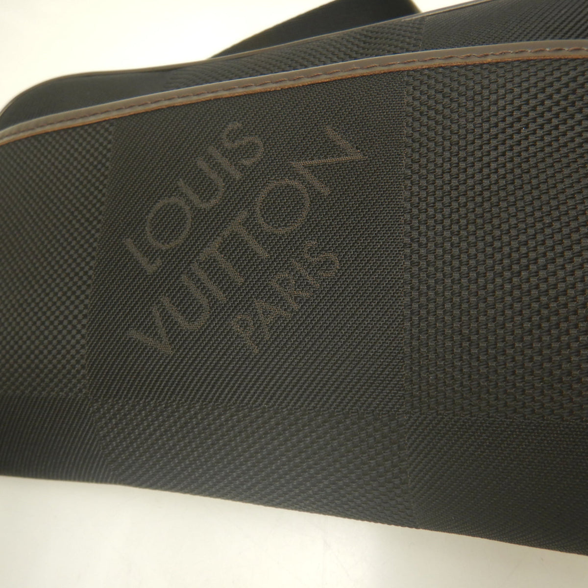 Louis Vuitton Noir Damier Geant Sling Bag (Pre-Owned)