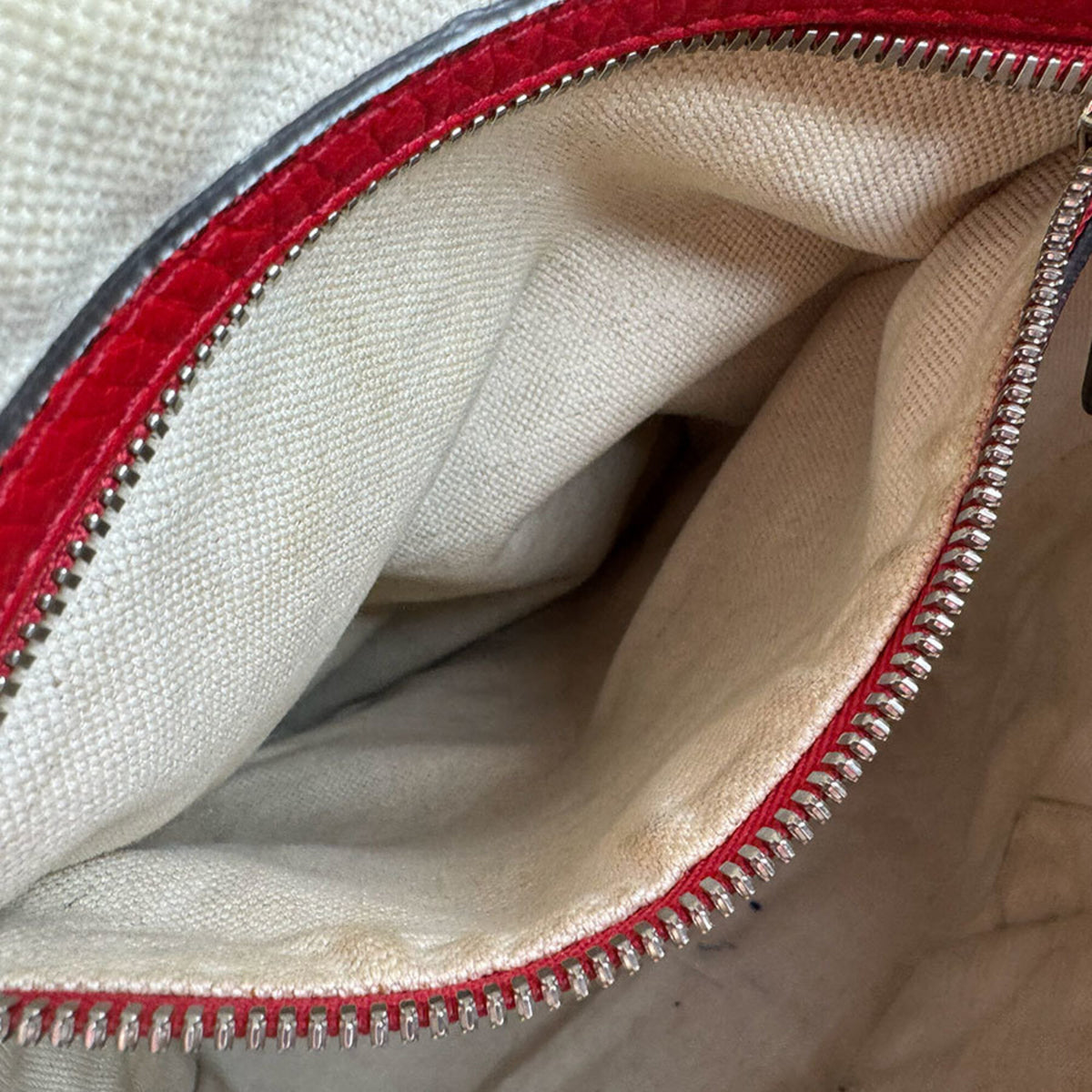 Gucci Red Color Leather Backpack (Pre-Owned)