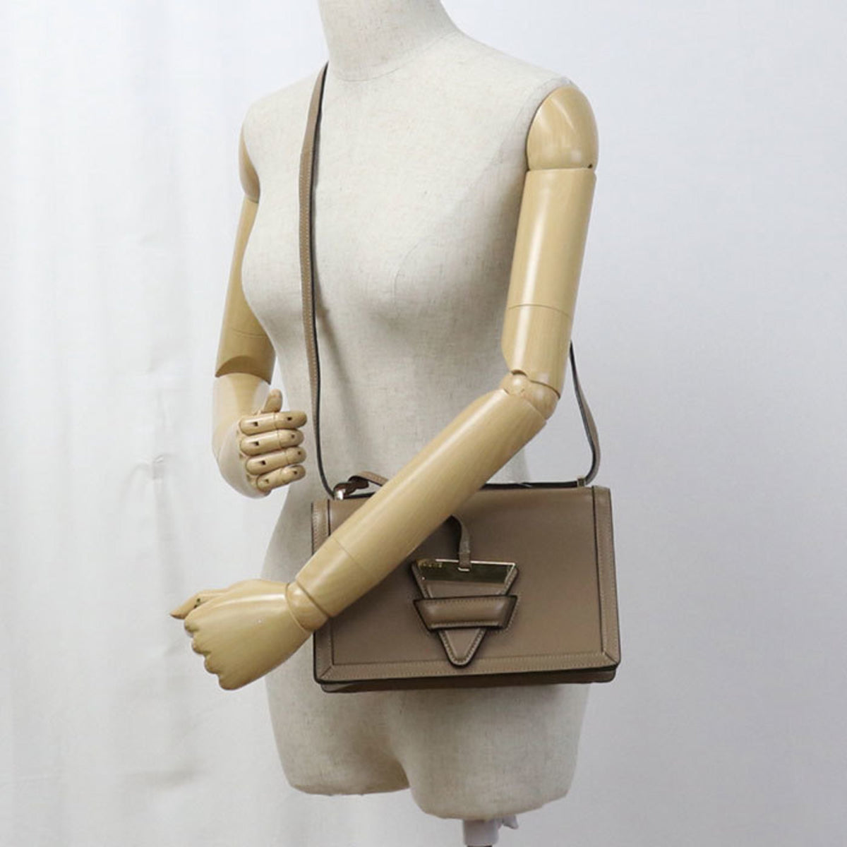 Loewe Barcelona Brown Leather Shoulder Bag (Pre-Owned)