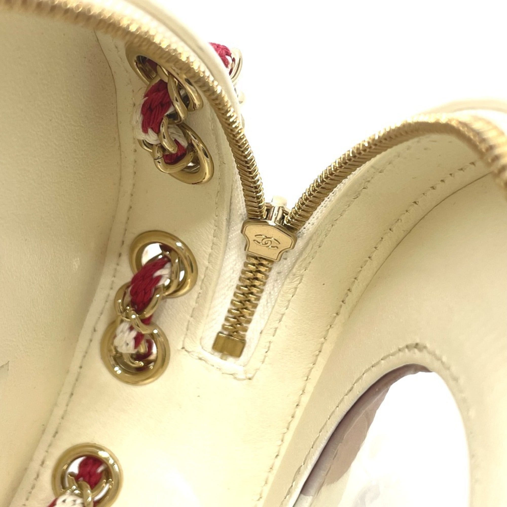 Chanel Red Color White Vinyl Leather Pochette Shoulder Bag (Pre-Owned)