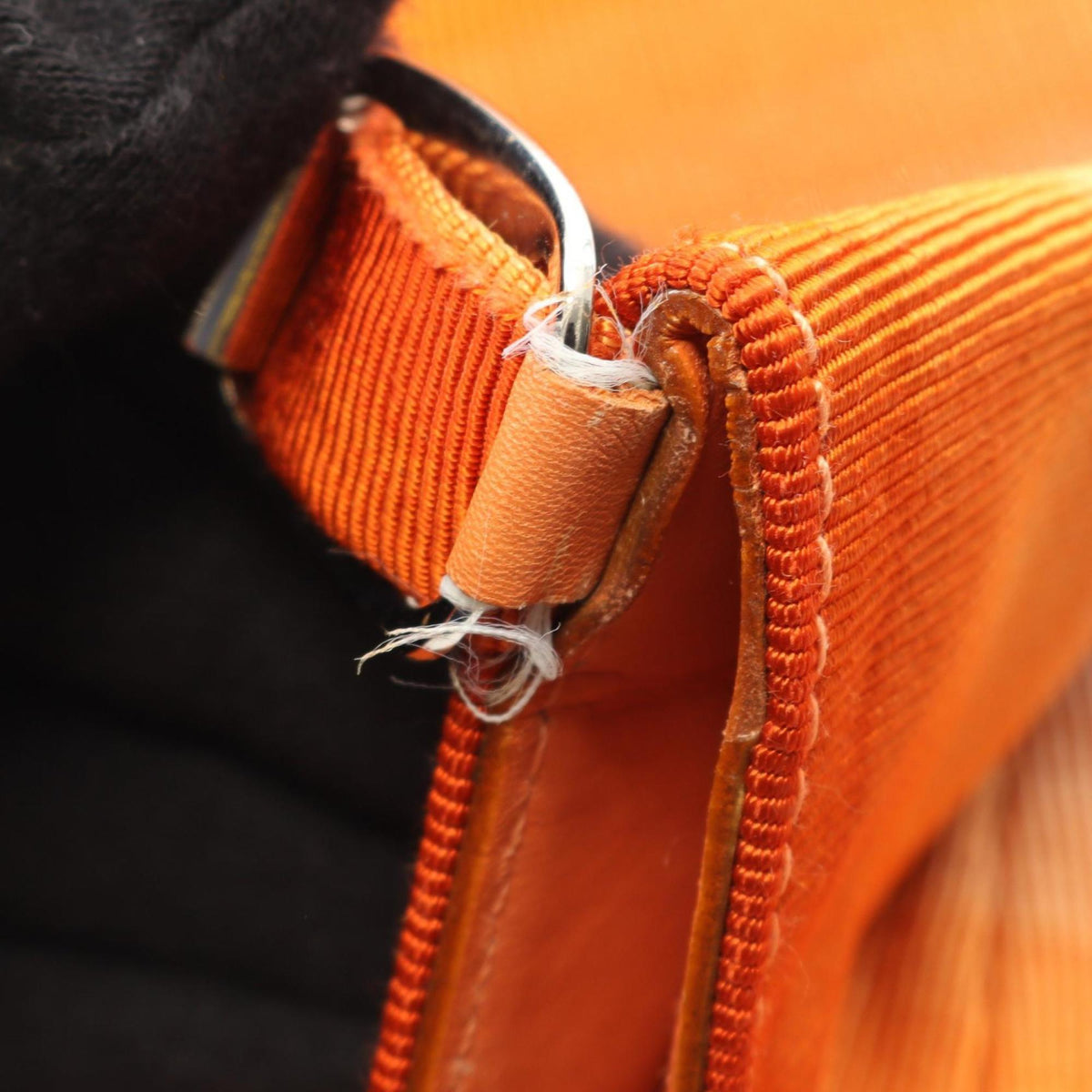 Salvatore Ferragamo Orange Canvas Leather Shoulder Bag (Pre-Owned)