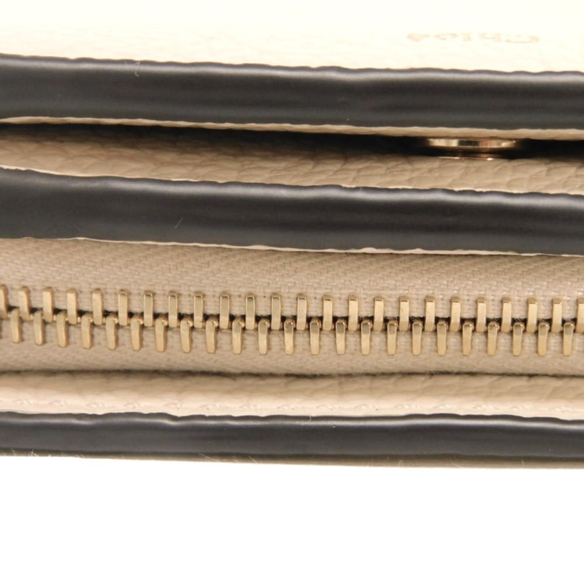Chloé White Leather Wallet (Bi-Fold) (Pre-Owned)
