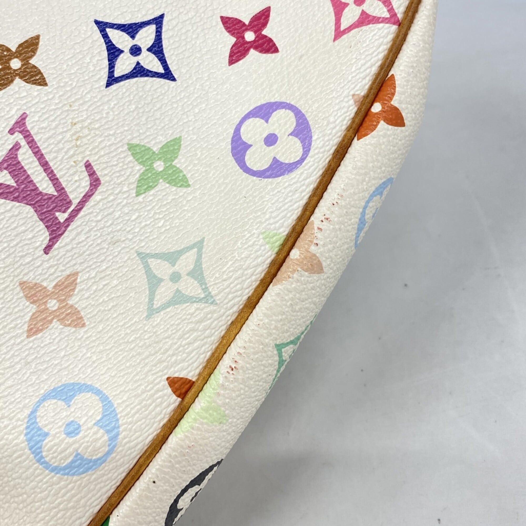 Louis Vuitton Blanc Pouch (Pre-Owned)