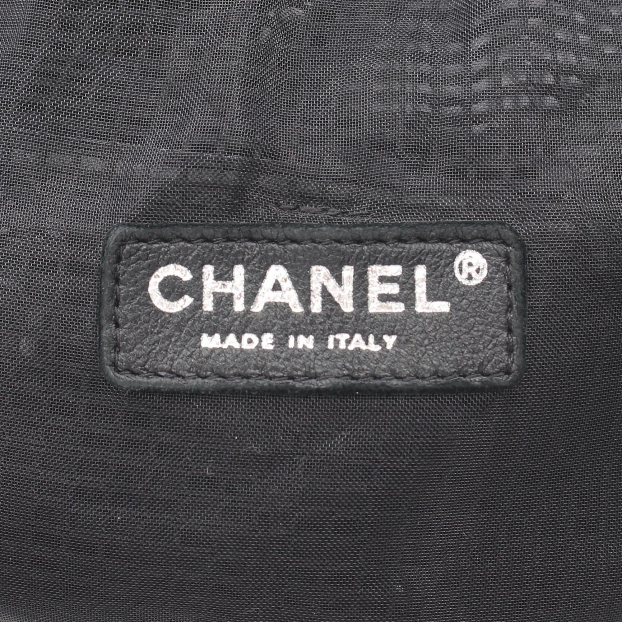 Chanel Black Leather Mesh Handbag Shoulder Bag (Pre-Owned)