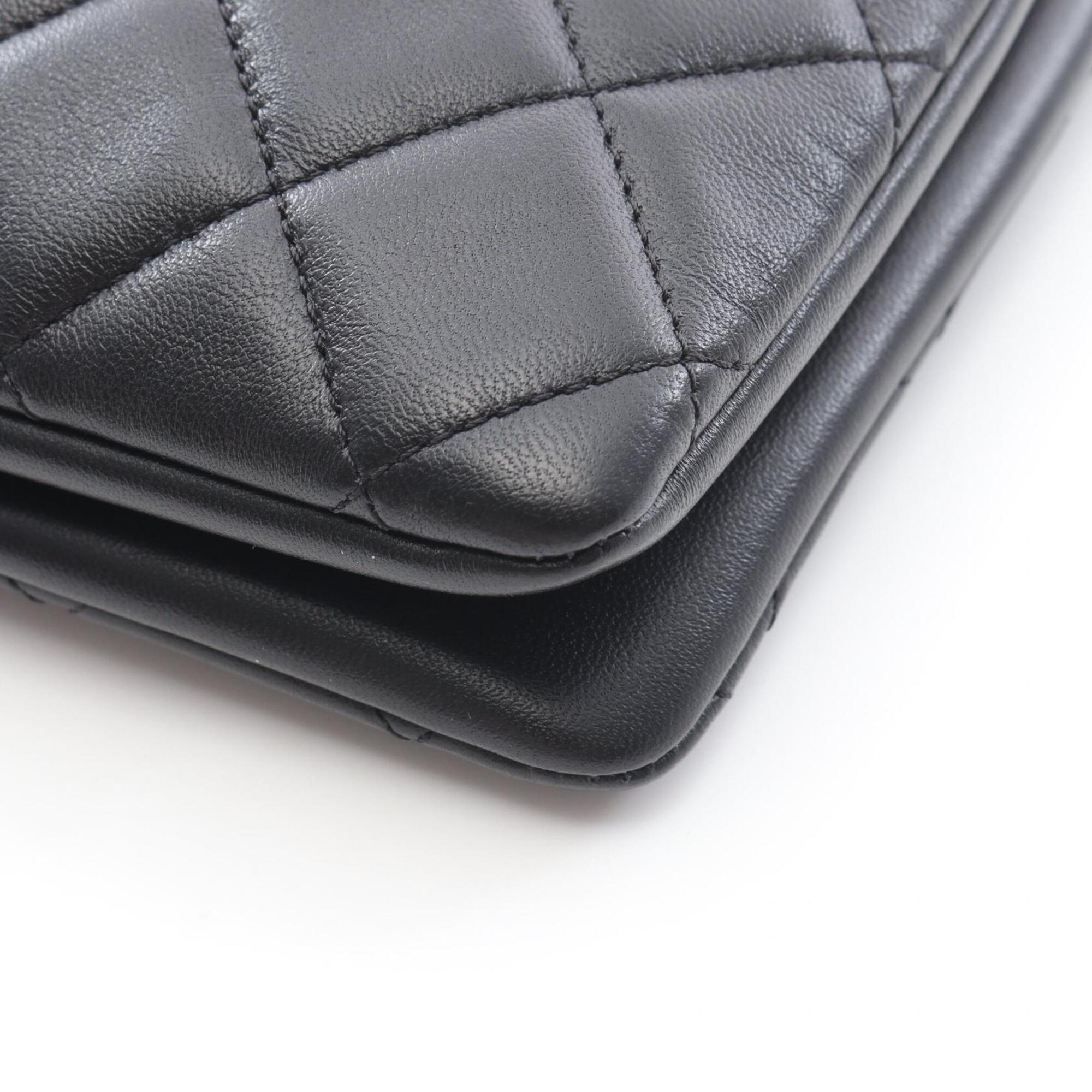 Chanel Black Leather Handbag Shoulder Bag (Pre-Owned)