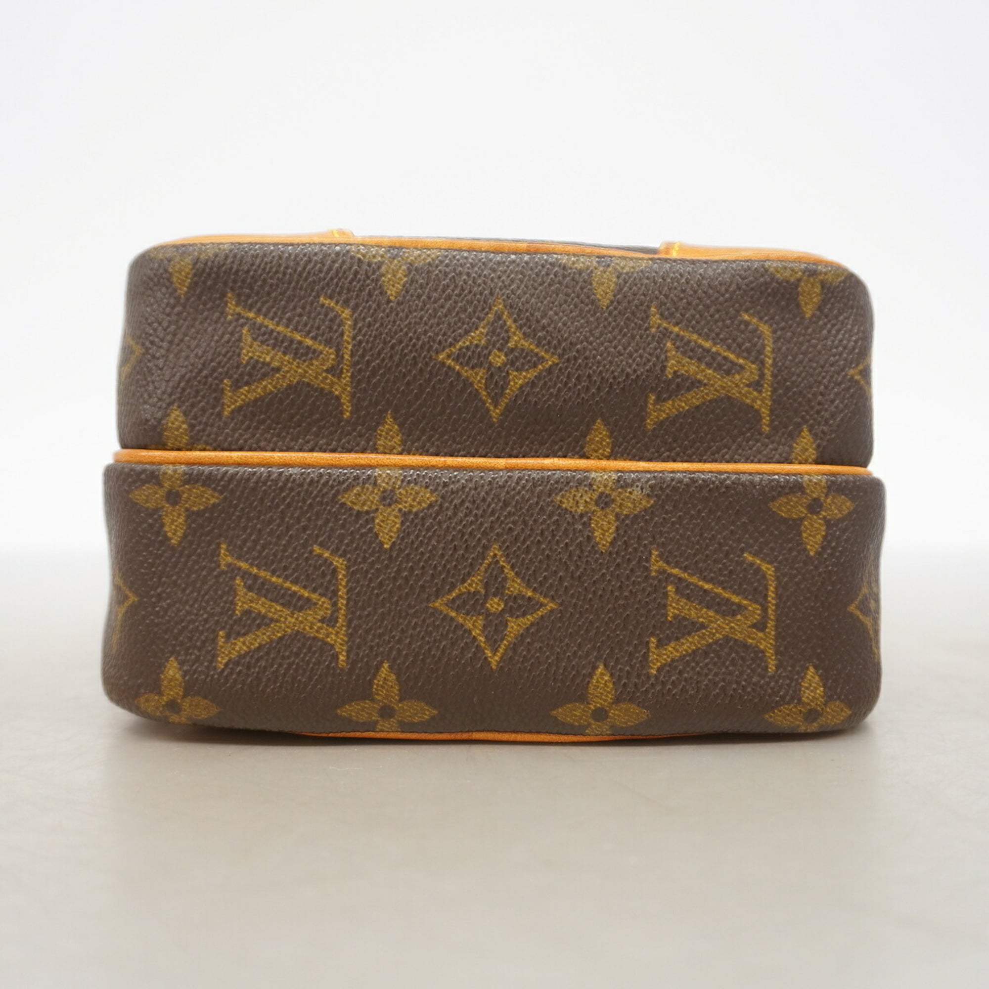 Louis Vuitton Brown Shoulder Bag (Pre-Owned)