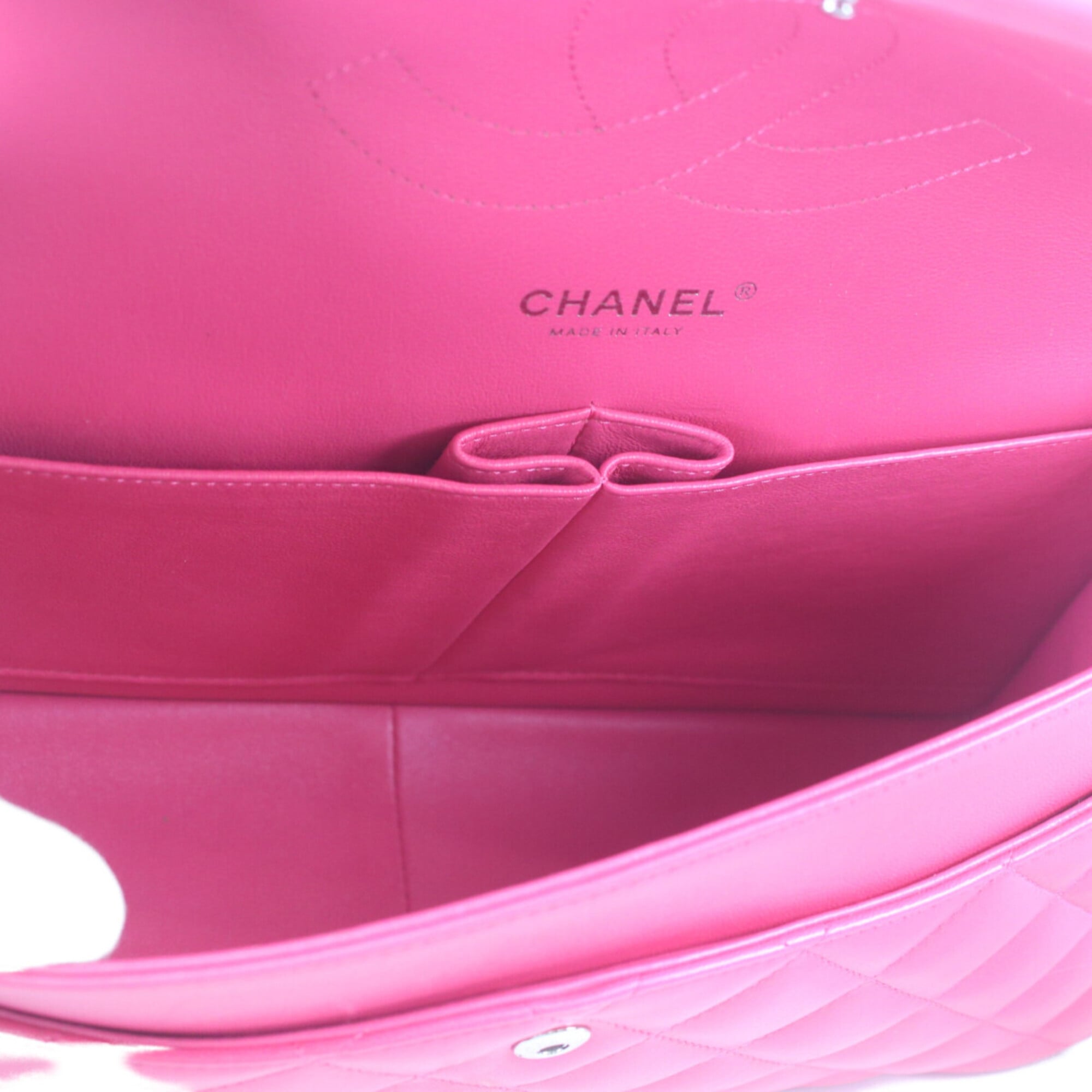 Chanel Pink Leather Shoulder Bag (Pre-Owned)