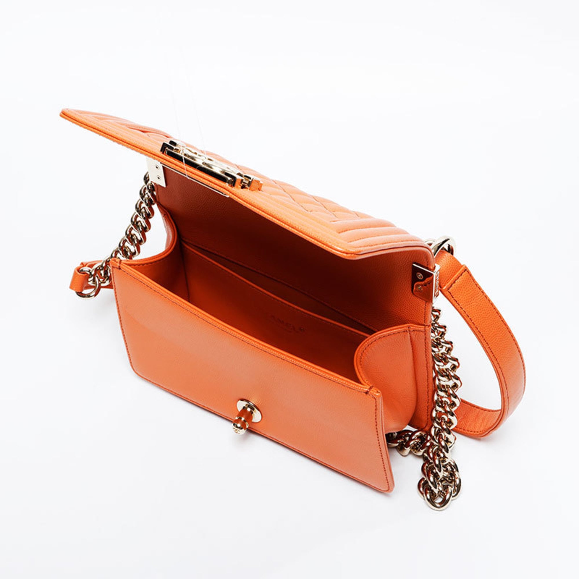 Chanel Orange Shoulder Bag (Pre-Owned)