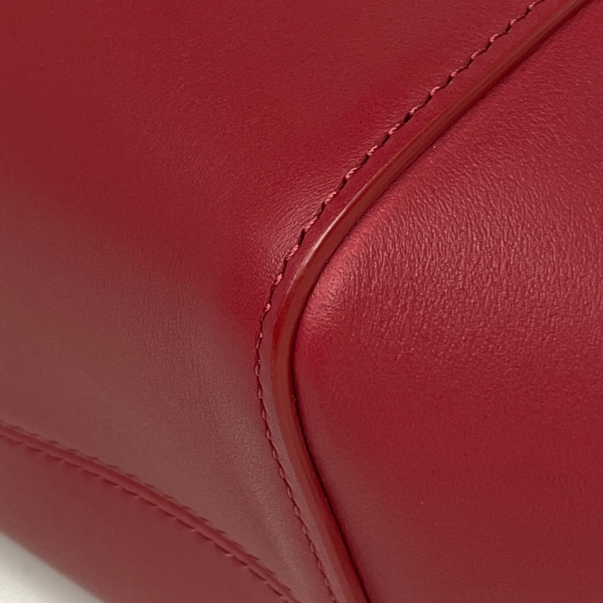 Chloé Red Color Leather Handbag (Pre-Owned)