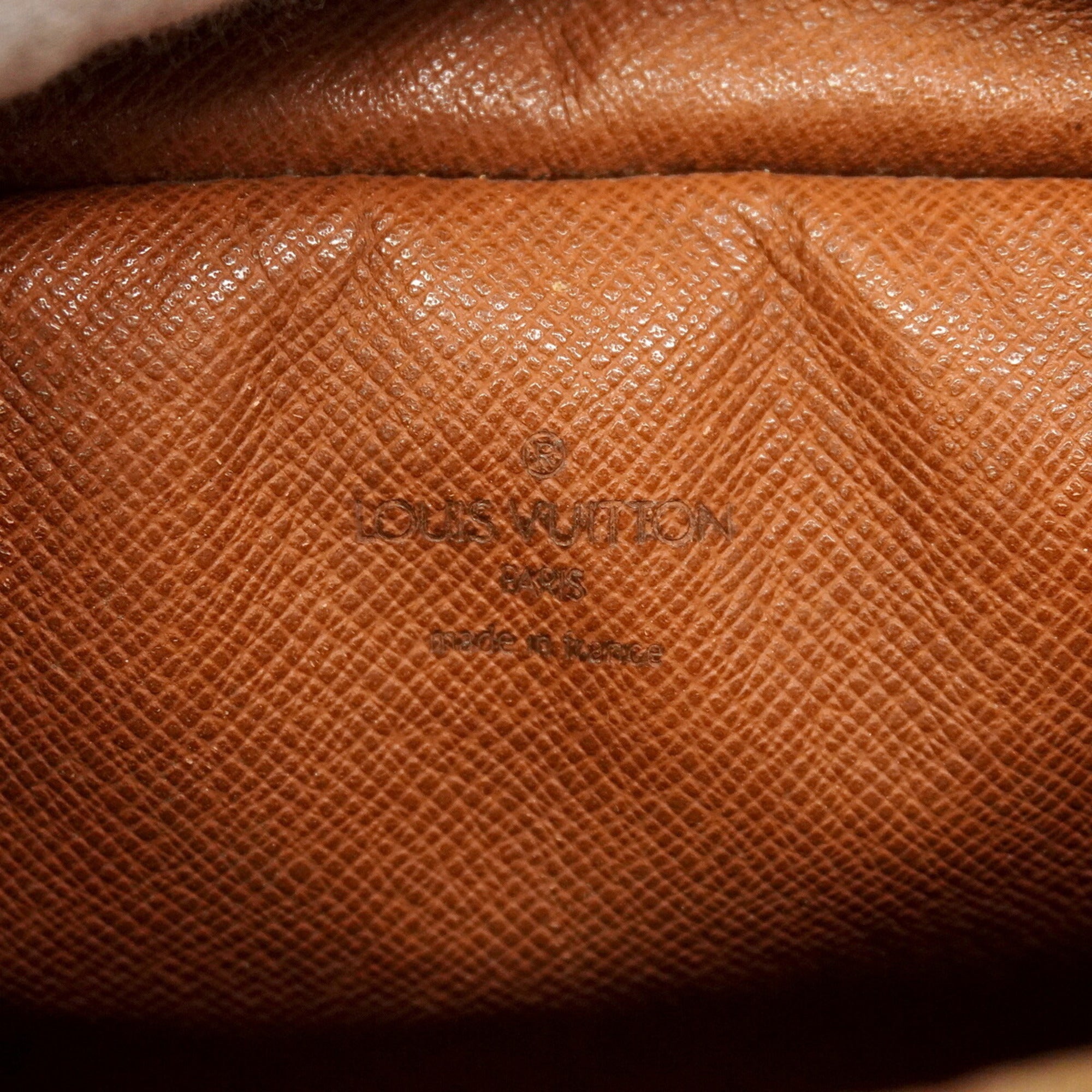 Louis Vuitton Brown Shoulder Bag (Pre-Owned)