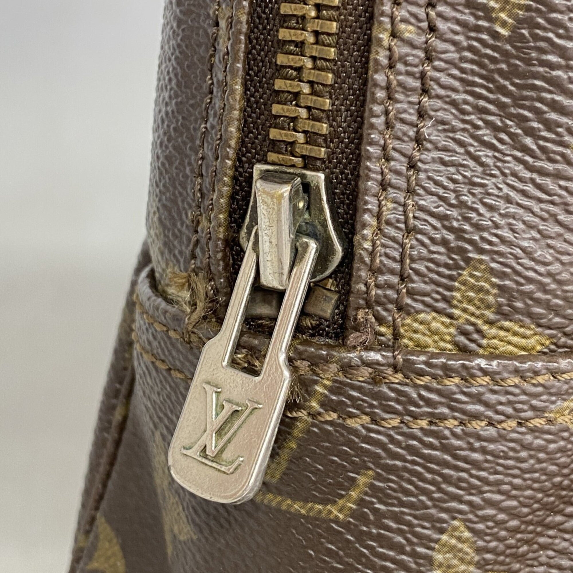 Louis Vuitton Brown Pouch (Pre-Owned)